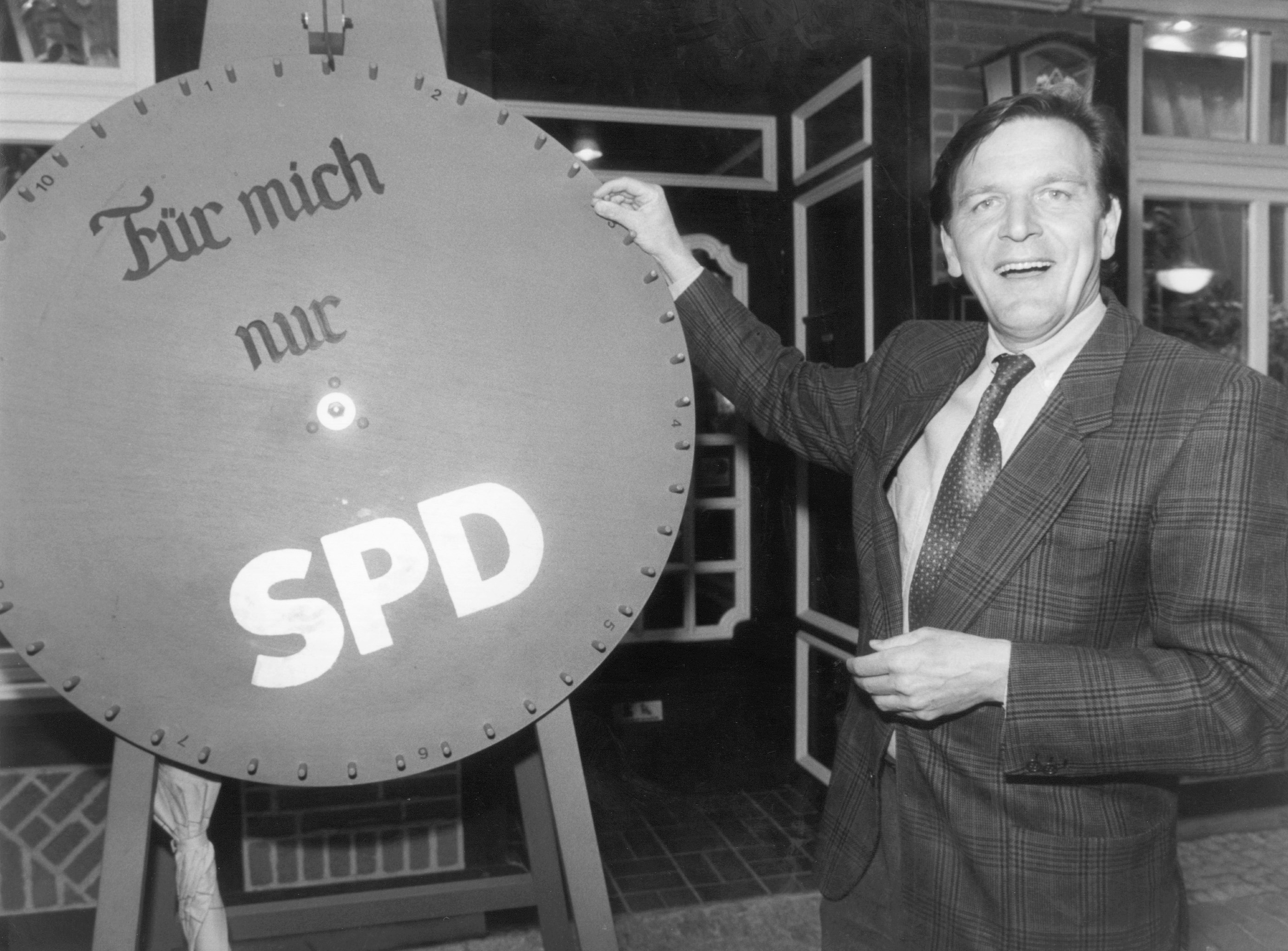 Gerhard Schröder im niedersächsischen Landtagswahlkampf 1990