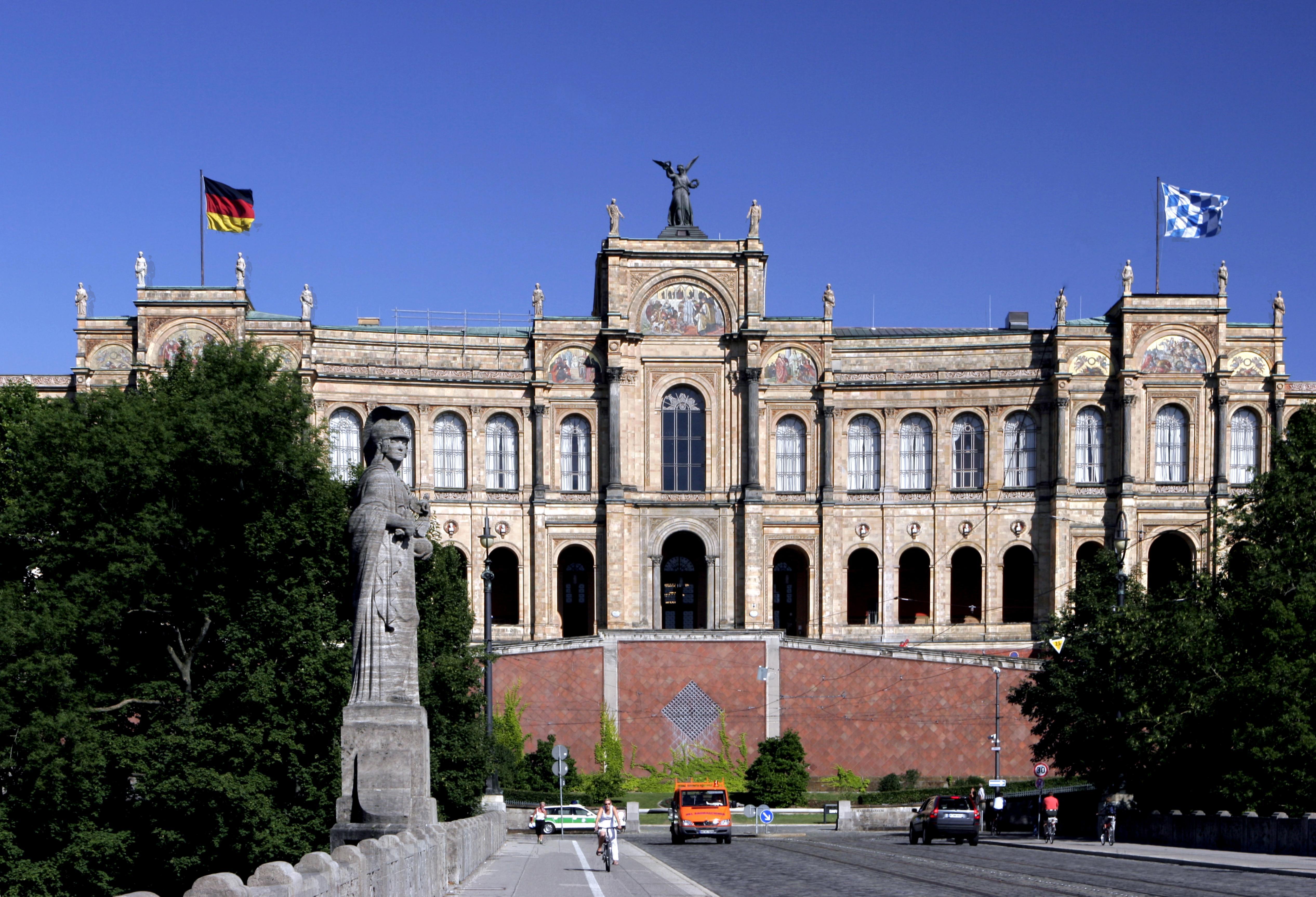 Das Maximilianeum, der bayerische Landtag in München