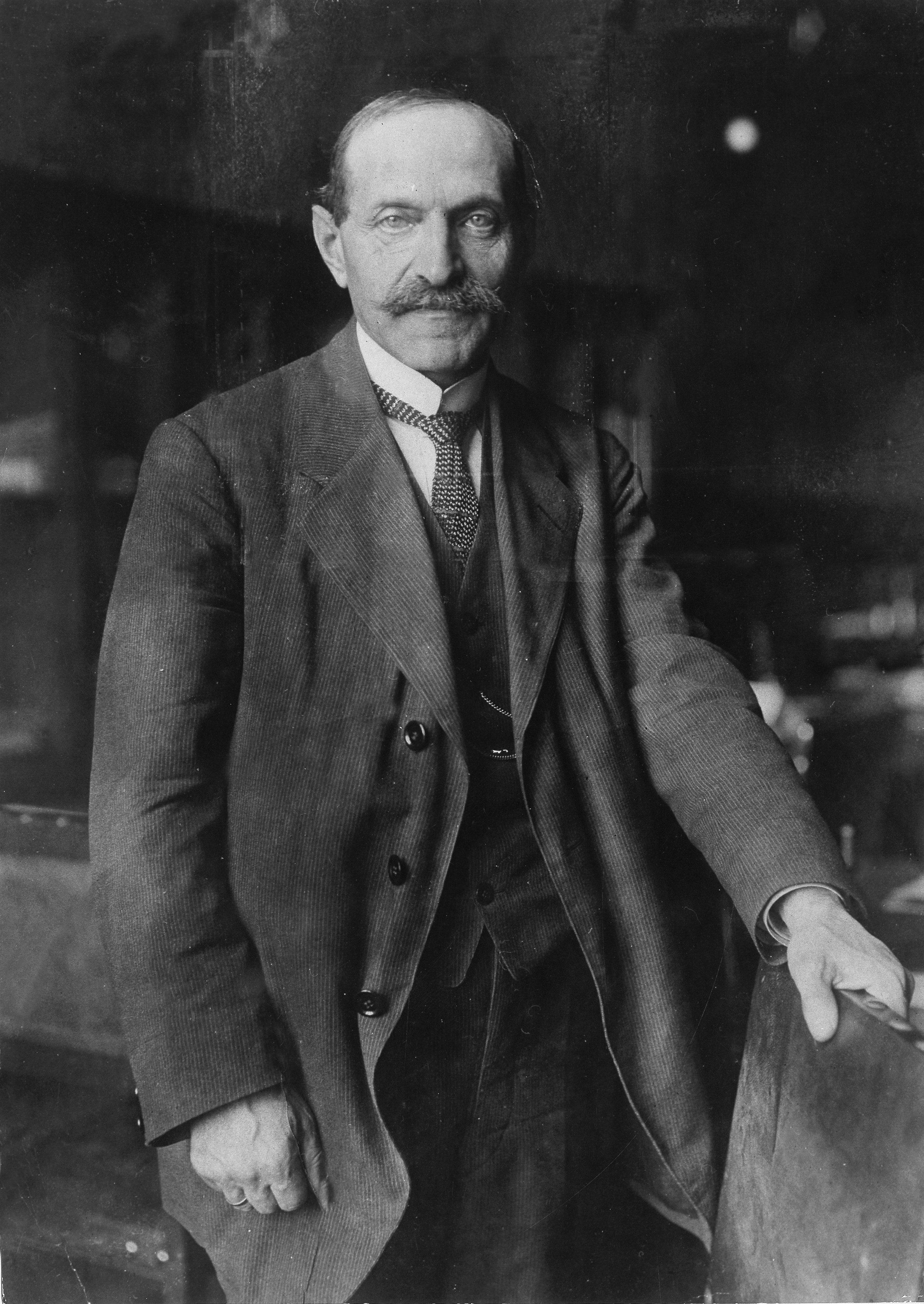 Prägende Figur der Weimarer Republik: Was wäre gewesen, wenn Hugo Haase am 7. November 1919 nicht an den Folgen eines politischen Attentats verstorben wäre?