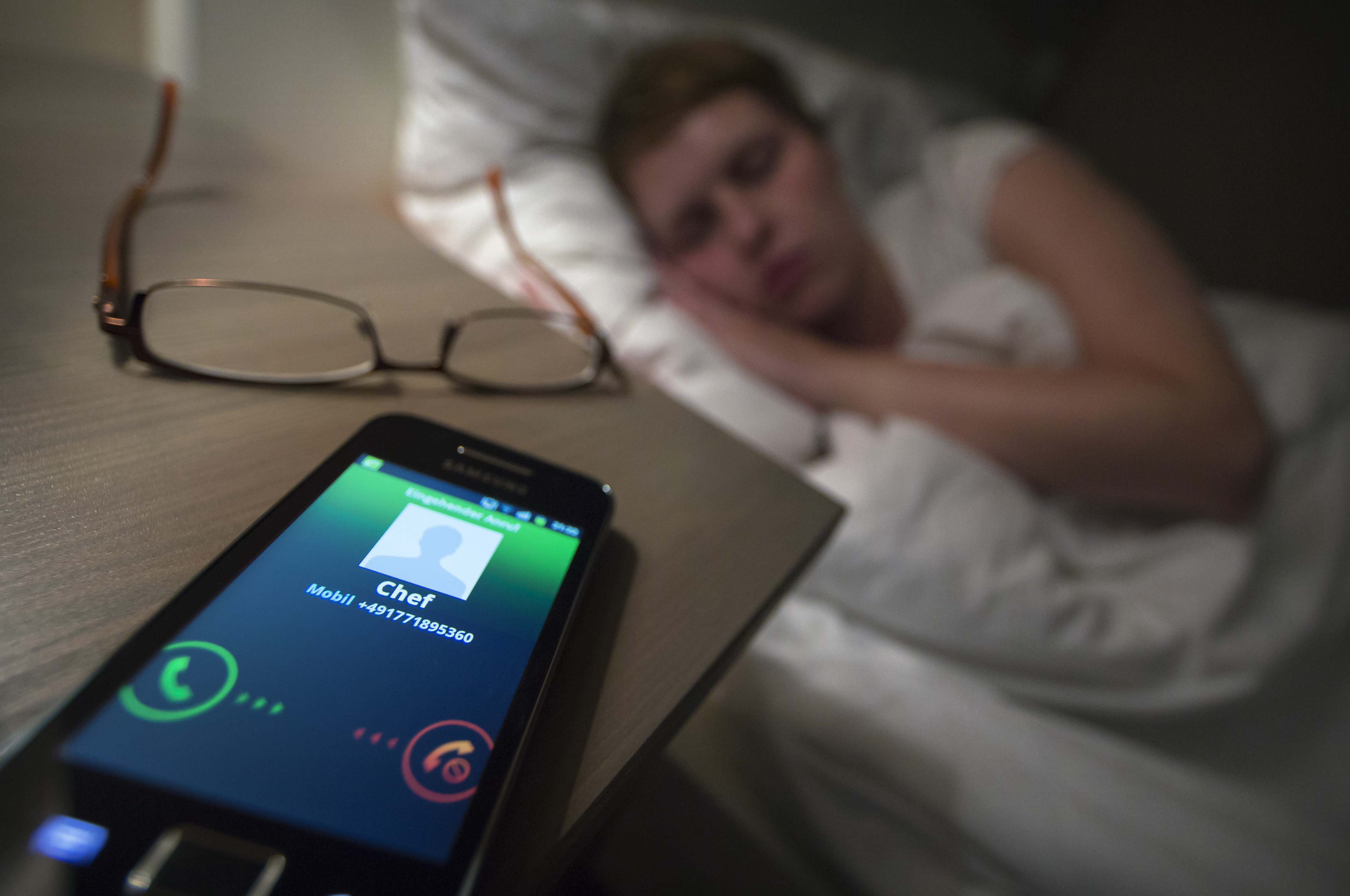 Telefonanruf vom Chef in der Nacht