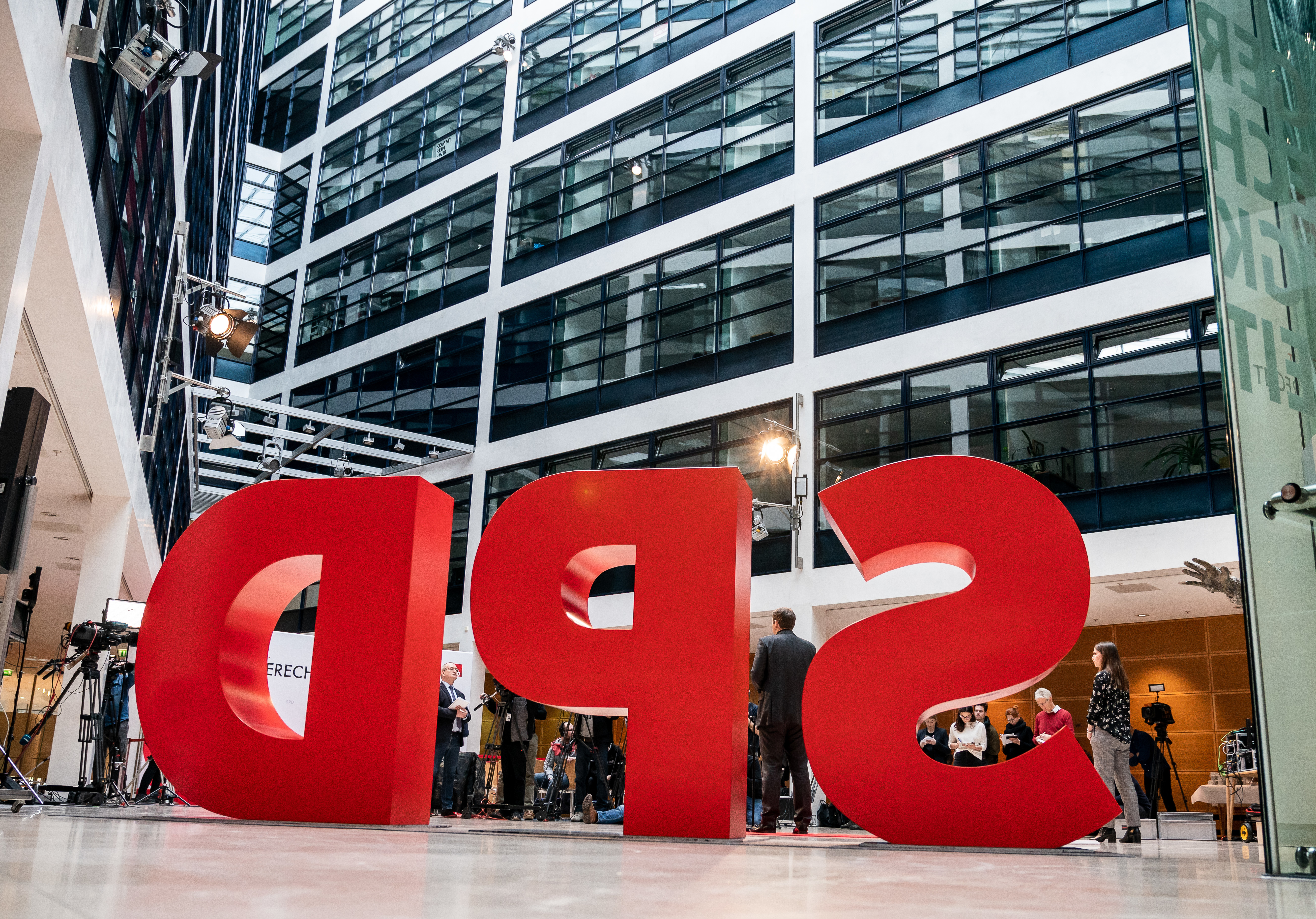 Der SPD-Parteivorstand fordert nach Thüringen einen „Konsens aller Demokraten“.