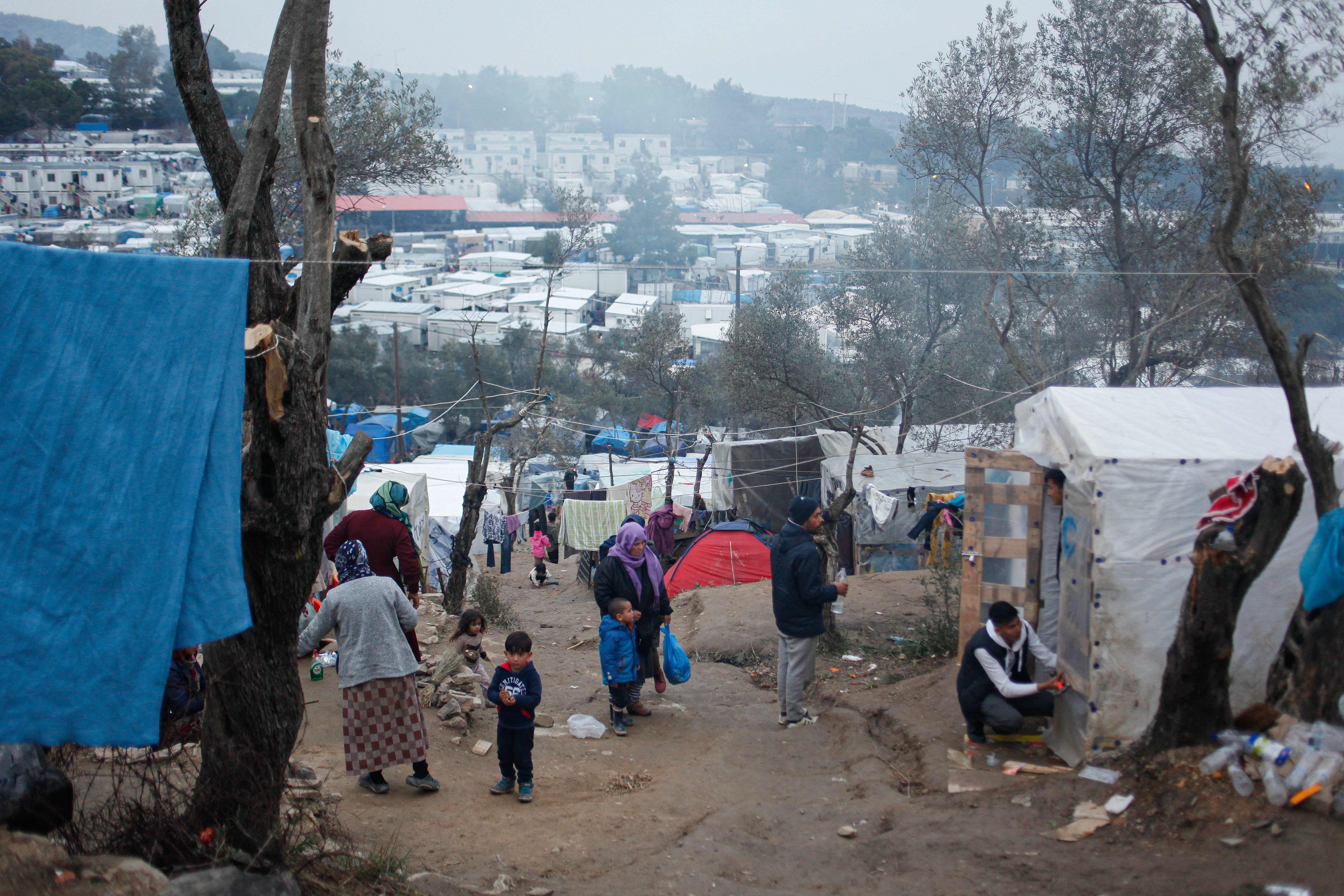 Blick ins Flüchtlingslager Moria: Auf der griechischen Insel Lesbos harren weiterhin zehntausende Geflüchtete aus.