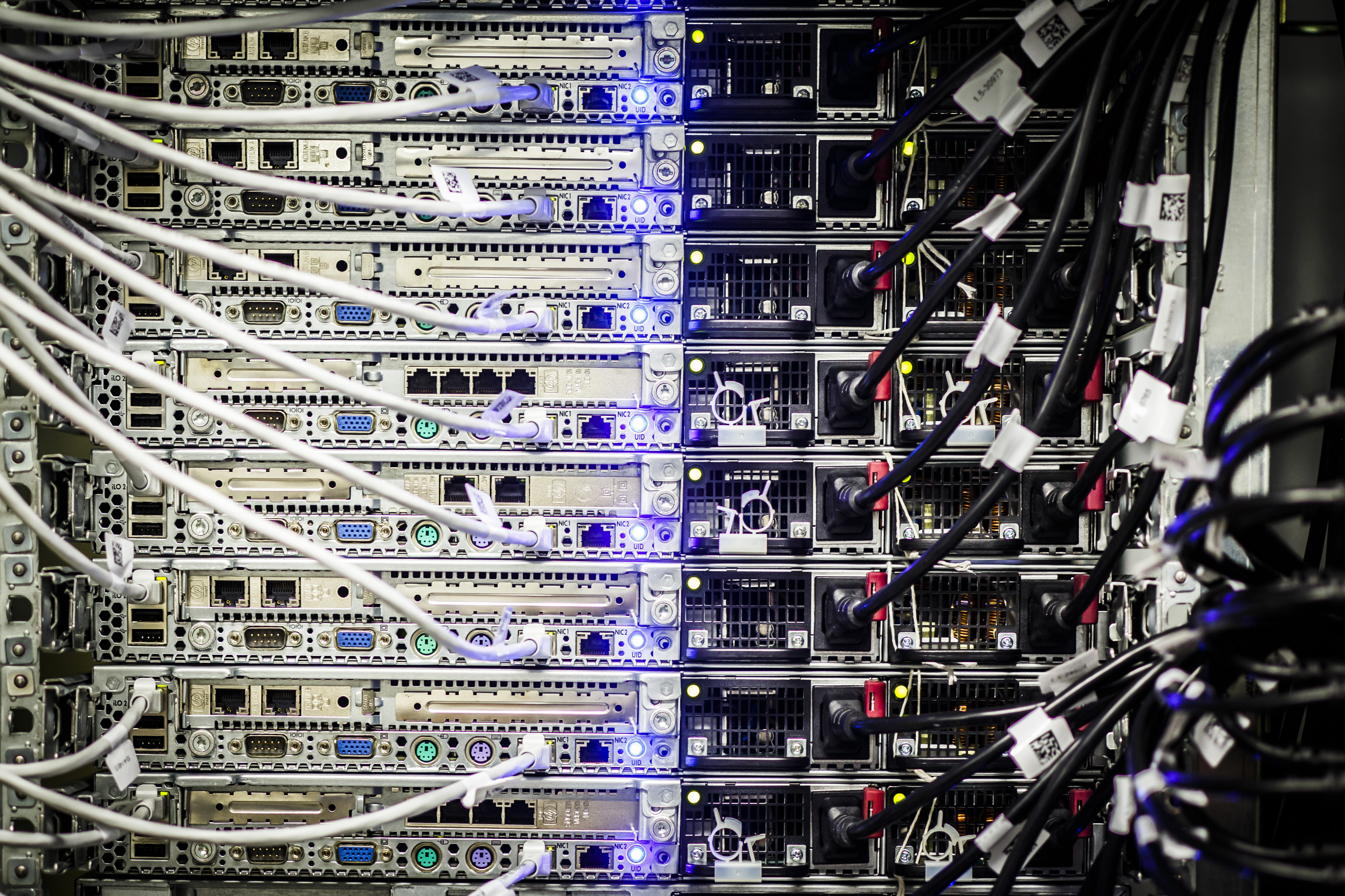 Telefon- und Internet-Unternehmen müssen künftig die Verbindungsdaten aller Kunden anlasslos zehn Wochen lang speichern