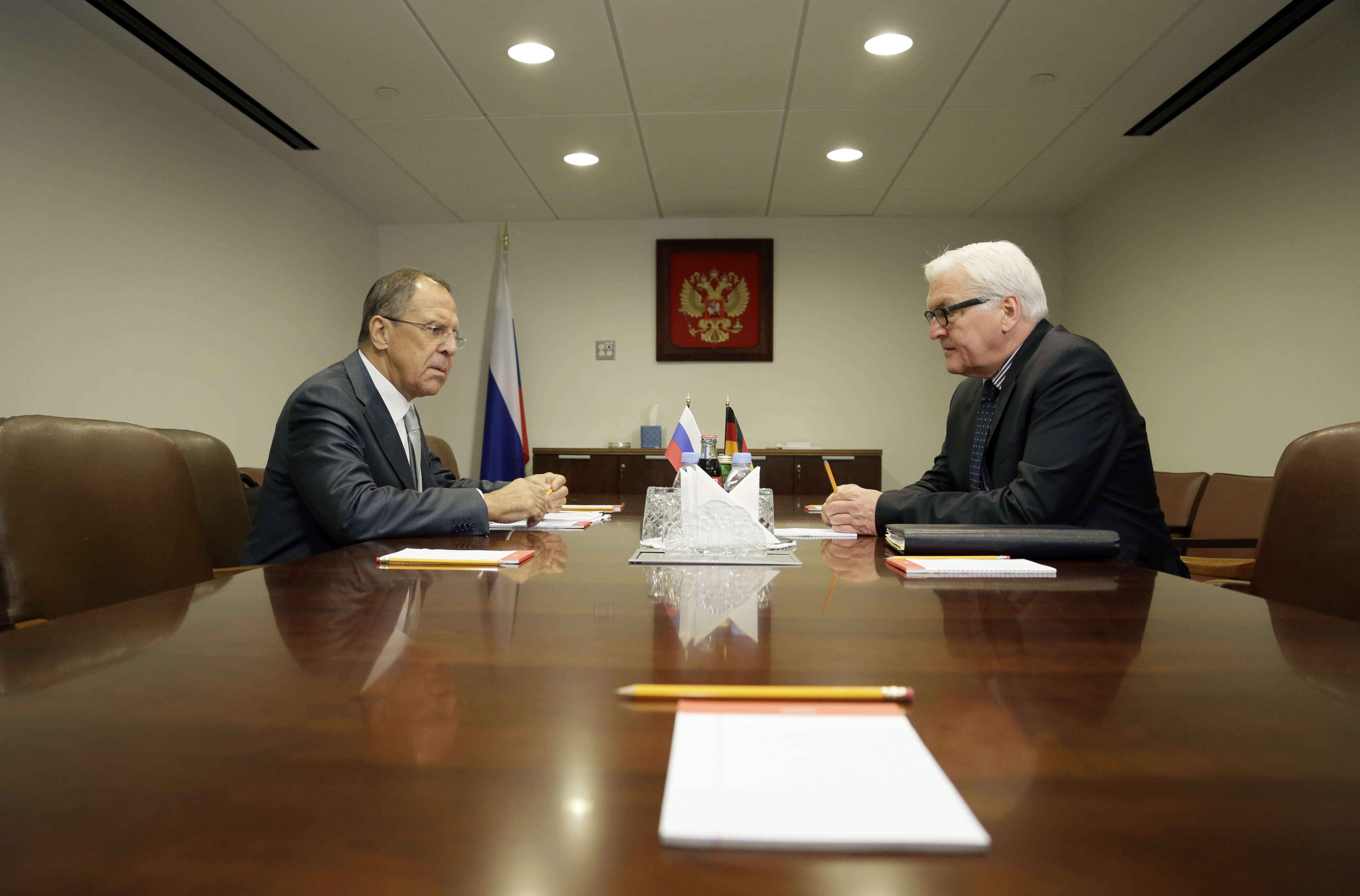 Dialog bei der UN in New York: Bundesaußenminister Frank-Walter Steinmeier (r.) und Russland Außenminister Sergej Lawrow