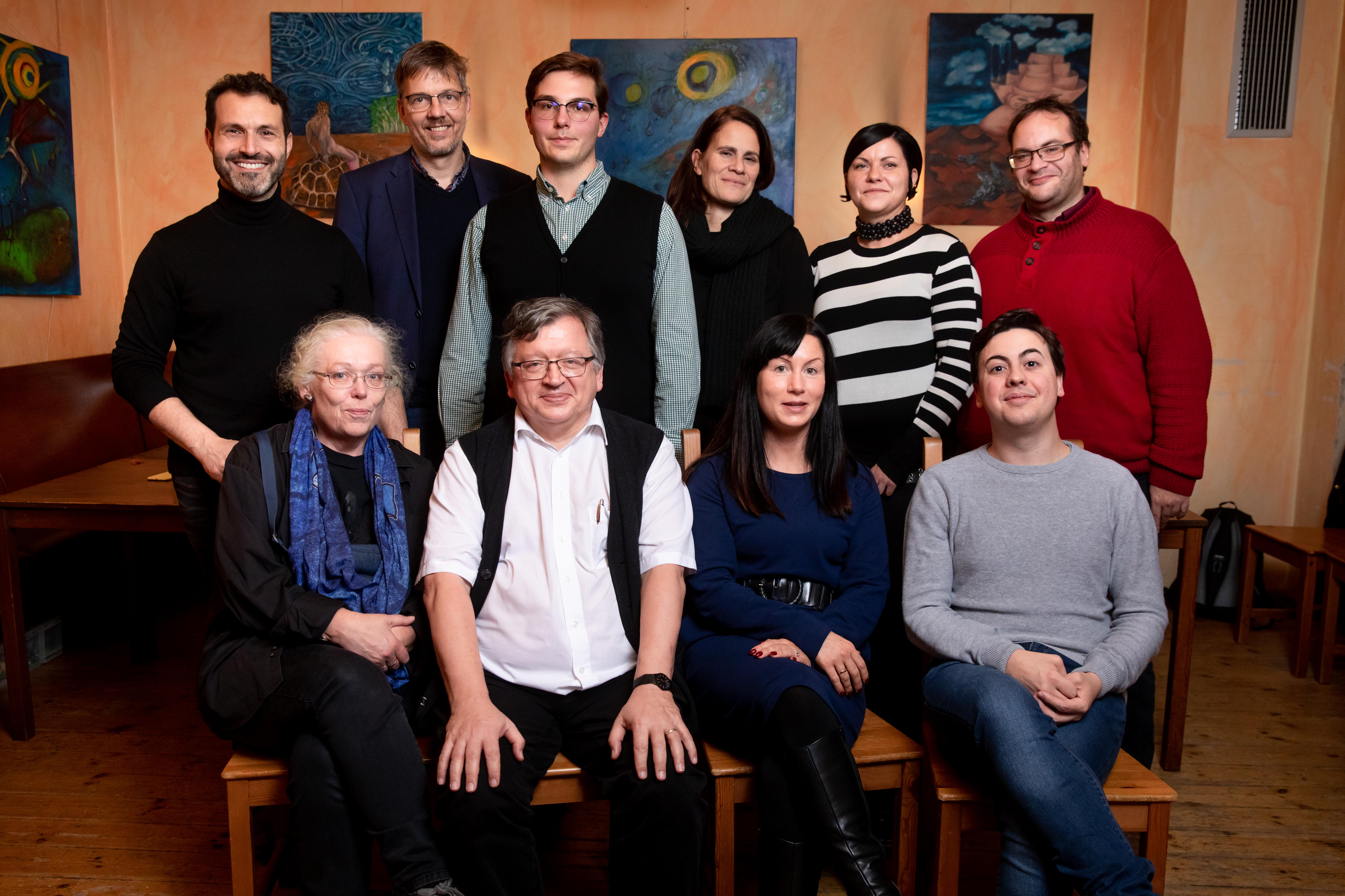 Gemeinsames Gedenken: Federico Quadrelli und Clara West (1. Reihe v.r.) haben die Reise der Abteilung in die Toskana organisiert.