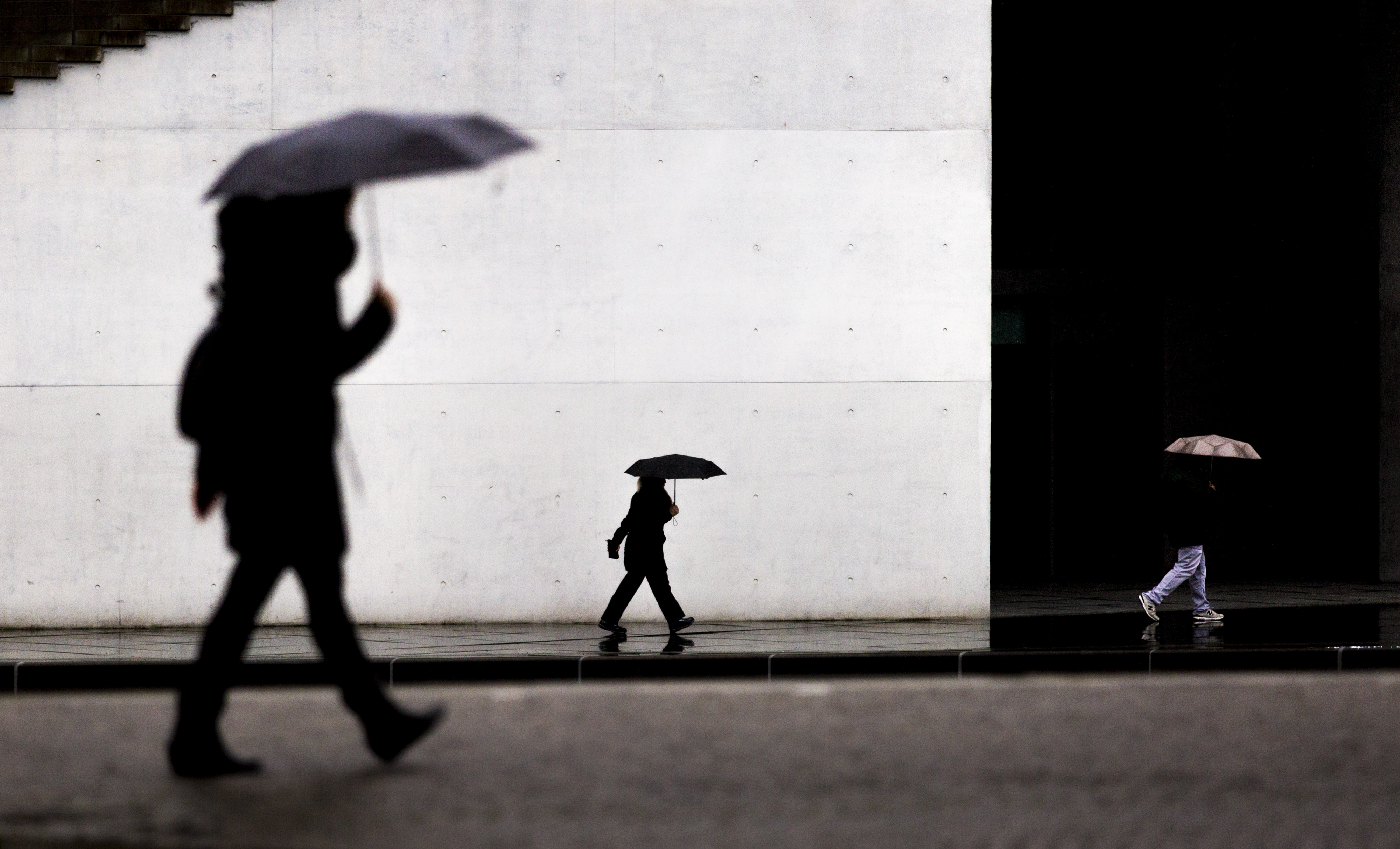 Eine Welt ohne Regenschirme ist im Jahr 2020 ebenso eine Utopie wie der Wunsch nach einem solidarischeren Miteinander.