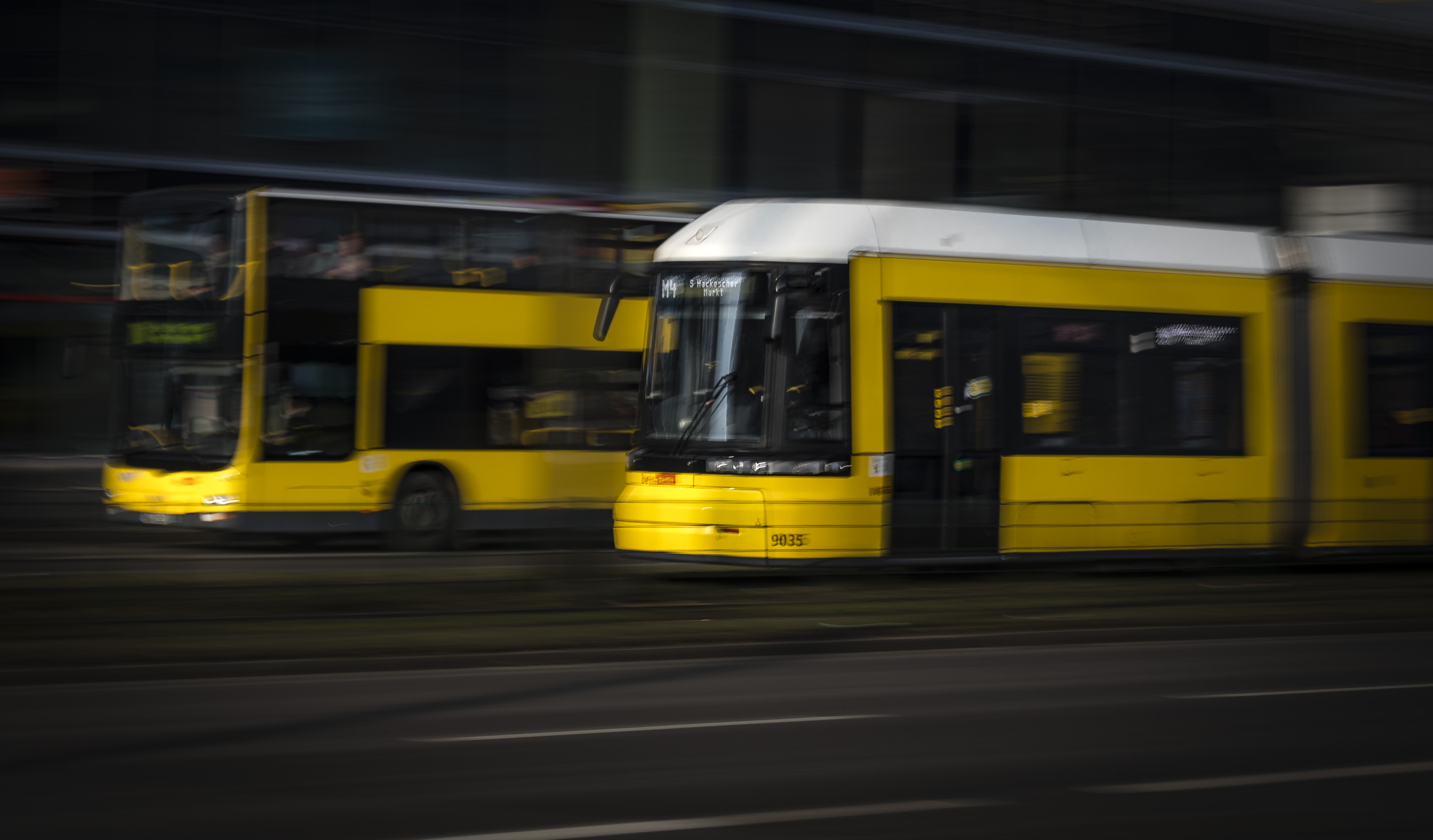 Künftig für einen Euro pro Tag durch die Stadt? Die SPD-Bundestagsfraktion schlägt die Einführung eines 365-Euro-Tickets vor.