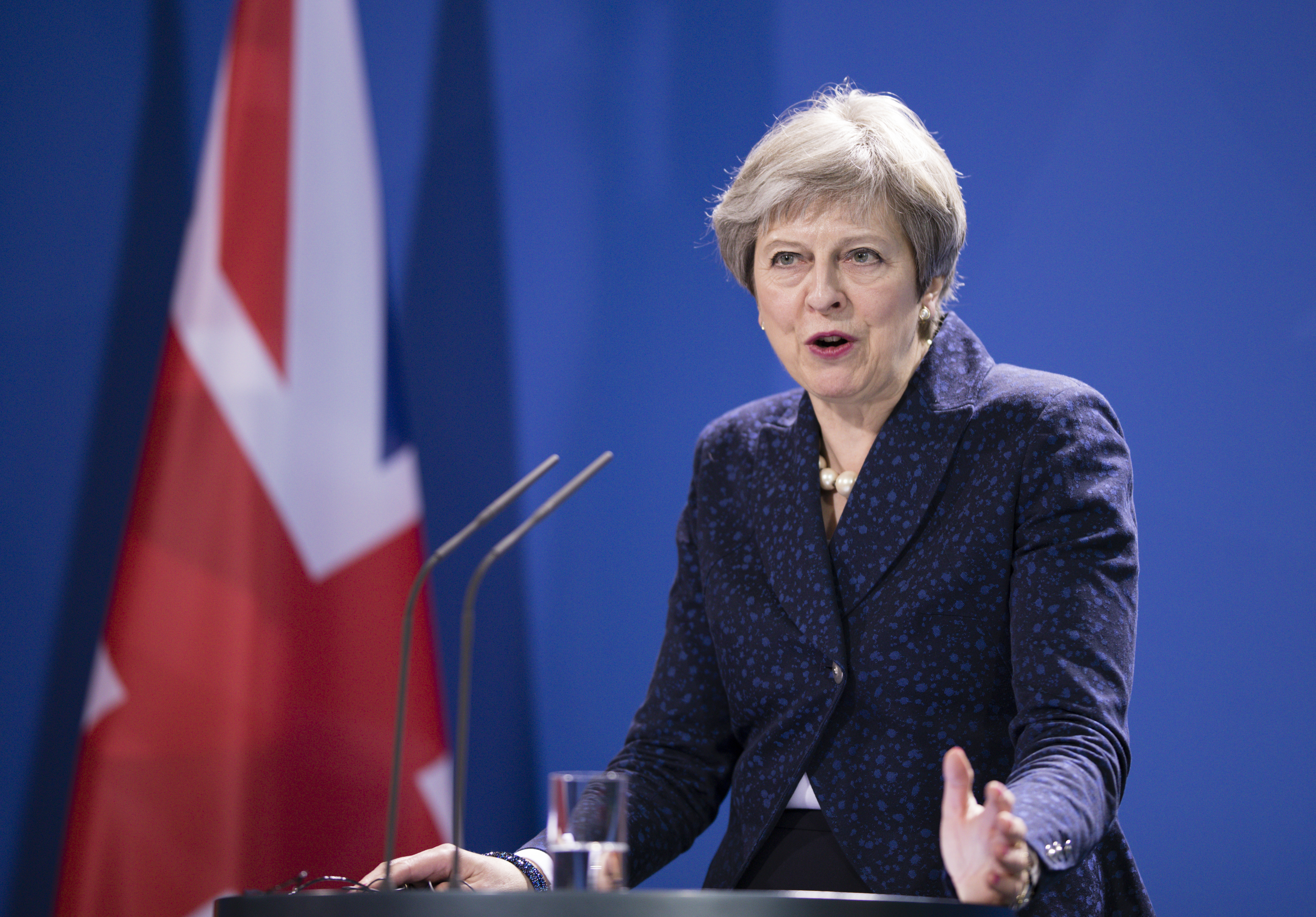 Theresa May wirkt um Zustimmung des Brexit-Deals.