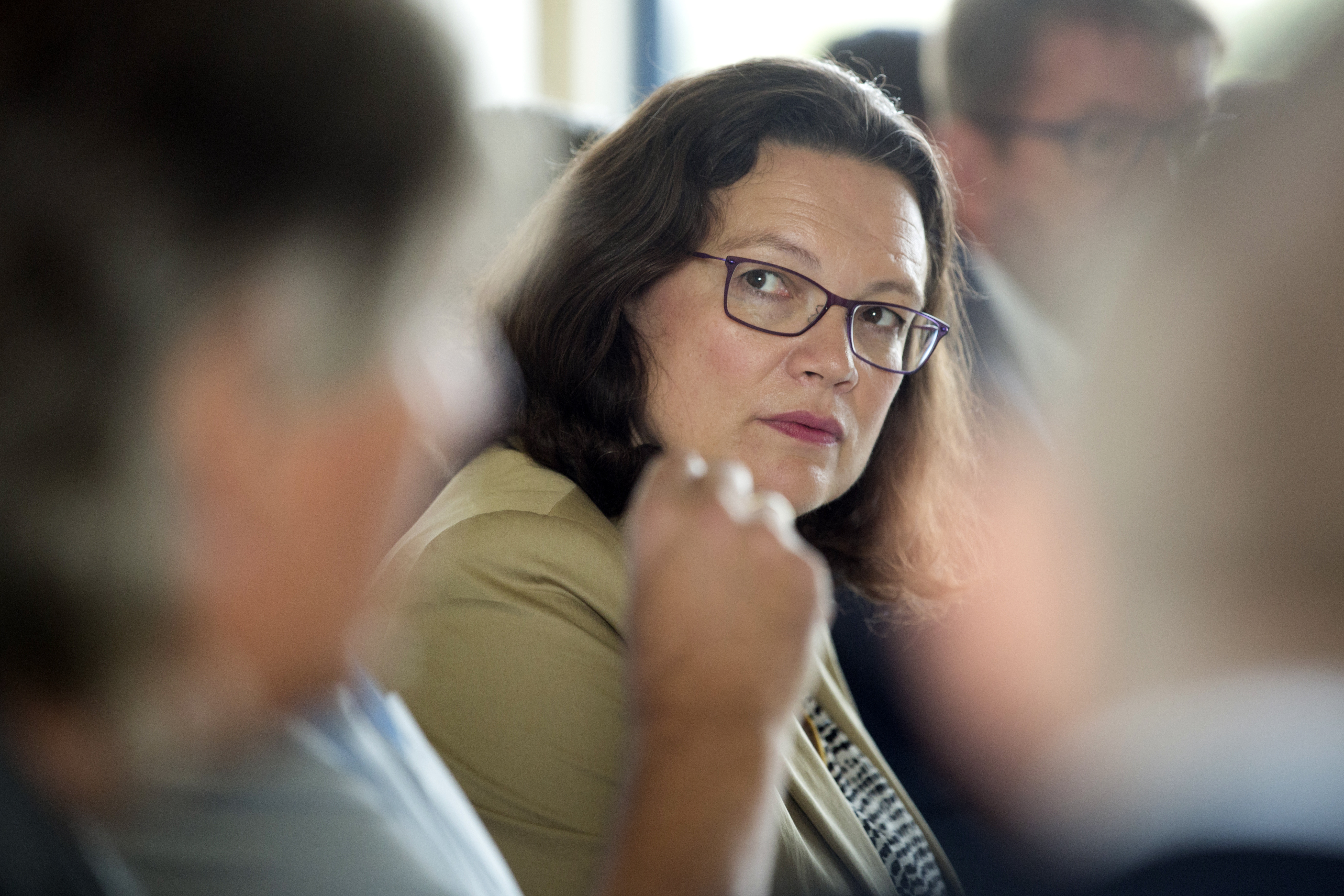 Das Vertrauen der Bevölkerung zurückgewinnen: SPD-Chefin Andrea Nahles will erneut über die Beförderung von Hans-Georg Maaßen verhandeln.