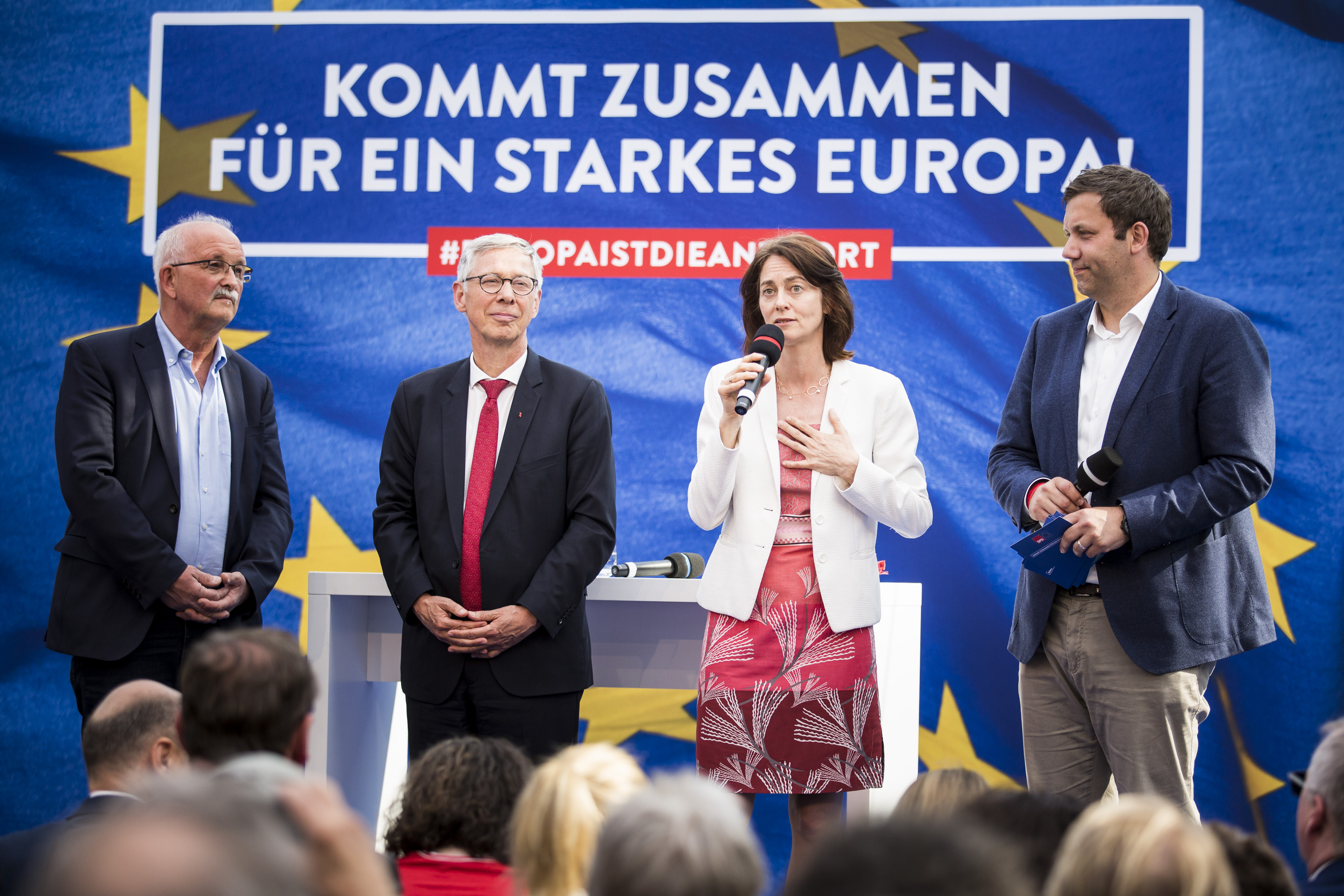 Start in den Wahlkampfendspurt in Bremen: Udo Bullmann, Carsten Sieling, Katarina Barley und SPD-Generalsekretär Lars Klingbeil (v.l.)