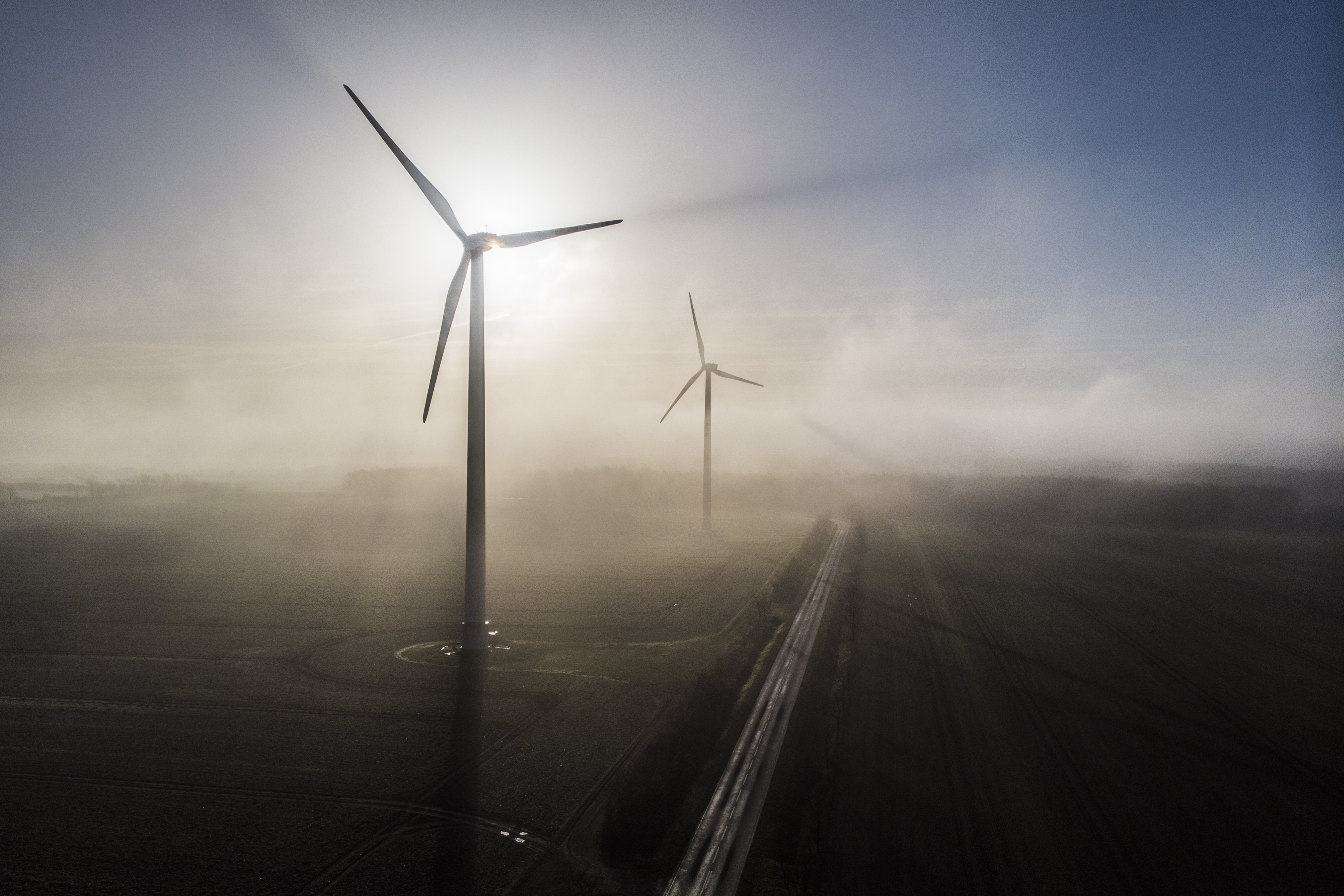 Der Ausbau der Windenergie an Land ist fast zum Erliegen gekommen und nimmt erst langsam wieder Fahrt auf.