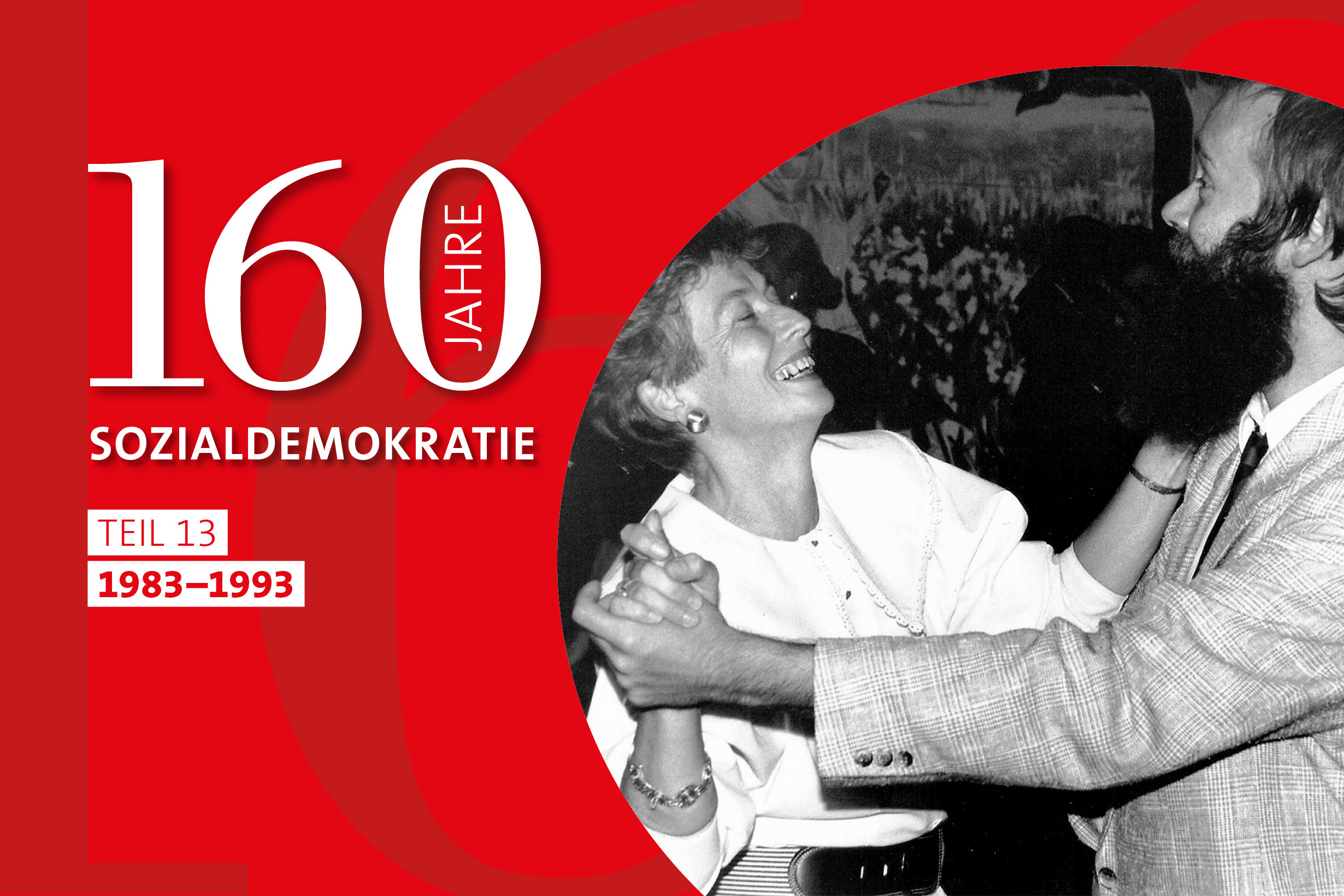 Christine Bergmann (l.) und Thomas Krüger schwingen 1990 im Anschluss an den Einigungsparteitag das Tanzbein auf dem Fest „Berlin schlägt Wellen“.