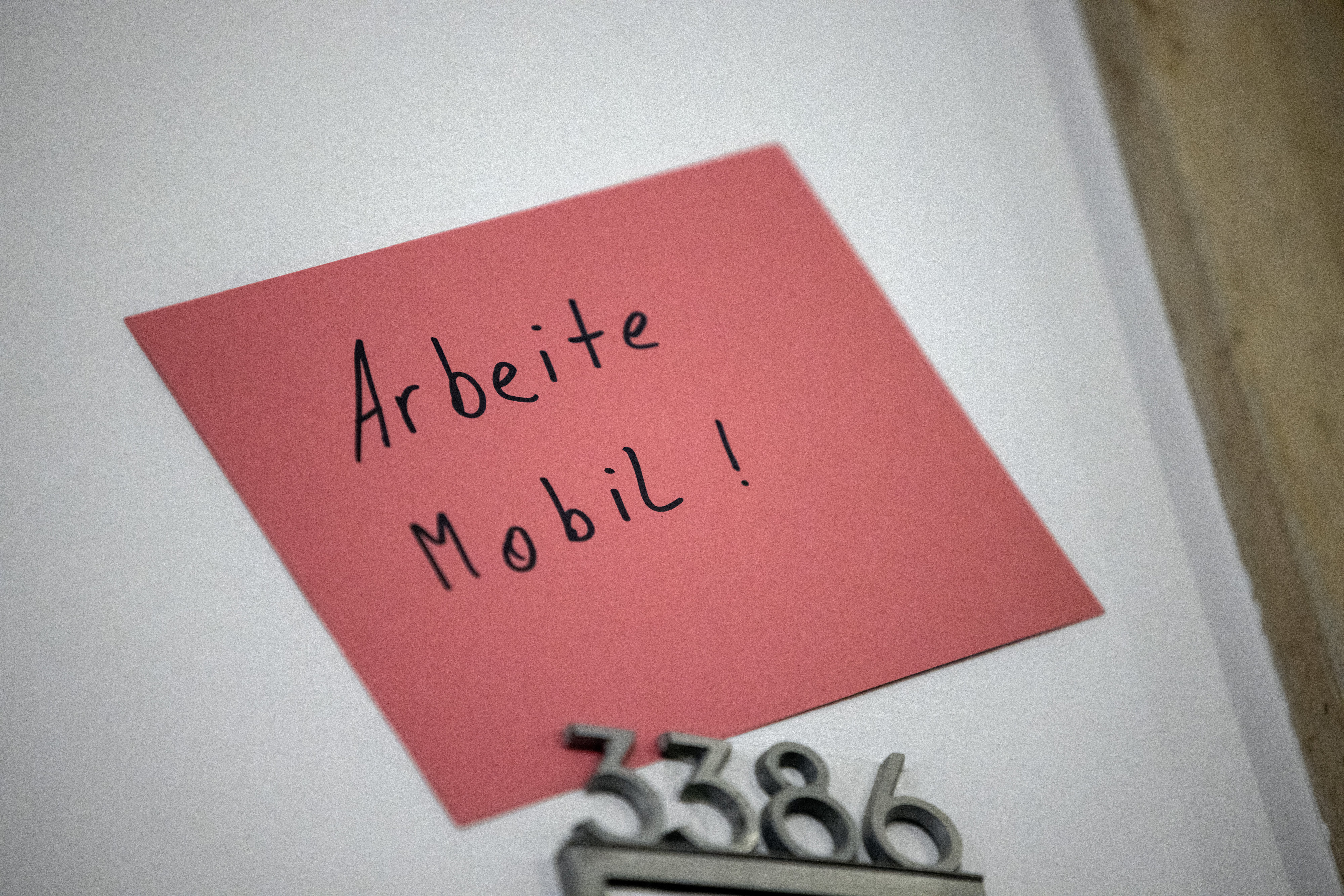 Bestehende Homeoffice-Regeln sollen ertsmal bis zum 30. Juni fortgesetzt werden, erklärt Bundesarbeitsminister Hubertus Heil.