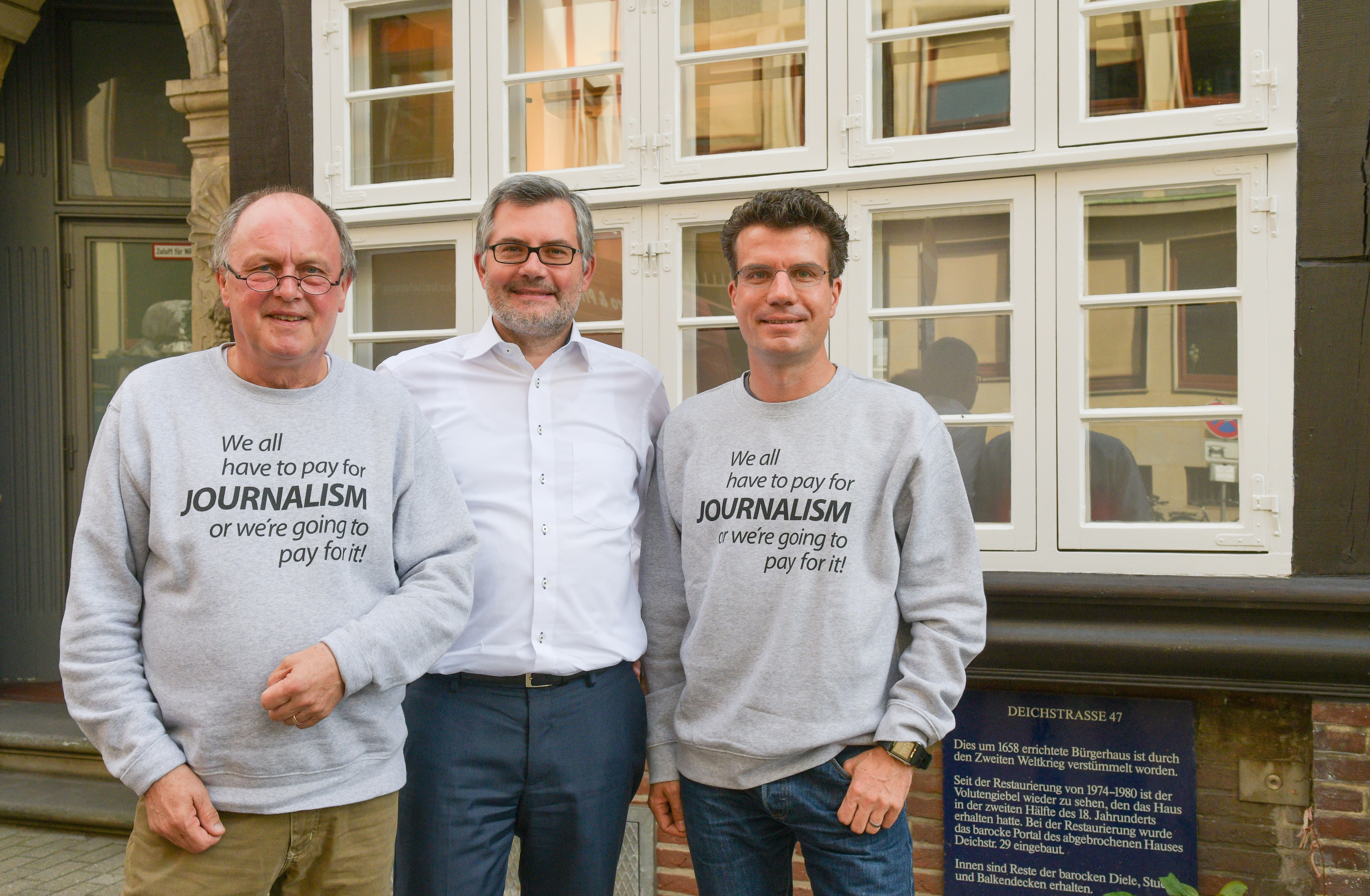Klare Botschaft: SPD-Schatzmeister Dietmar Nietan mit DDVG-Geschäftsführern Jens Berendsen (l.) und Matthias Linnekugel (r.)