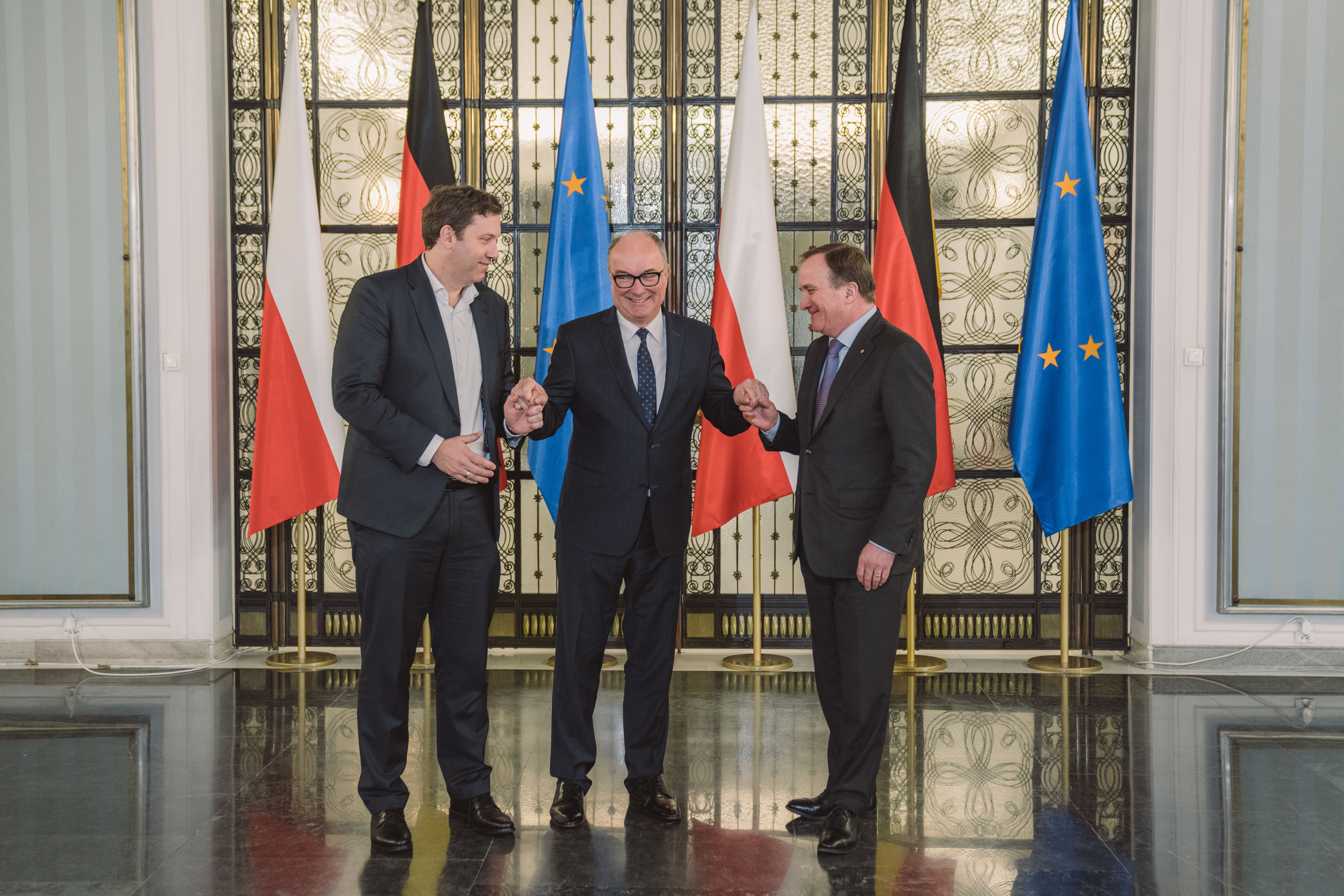 Die Interessen und Bedürfnisse der Partner in Ost- und Mitteleuropa stärker berücksichtigen: SPD-Chef Lars Klingbeil mit dem Vorsitzenden der polnischen Nowa Lewica Anrzej Szenja und dem SPE-Vorsitzenden Stefan Löfven in Warschau