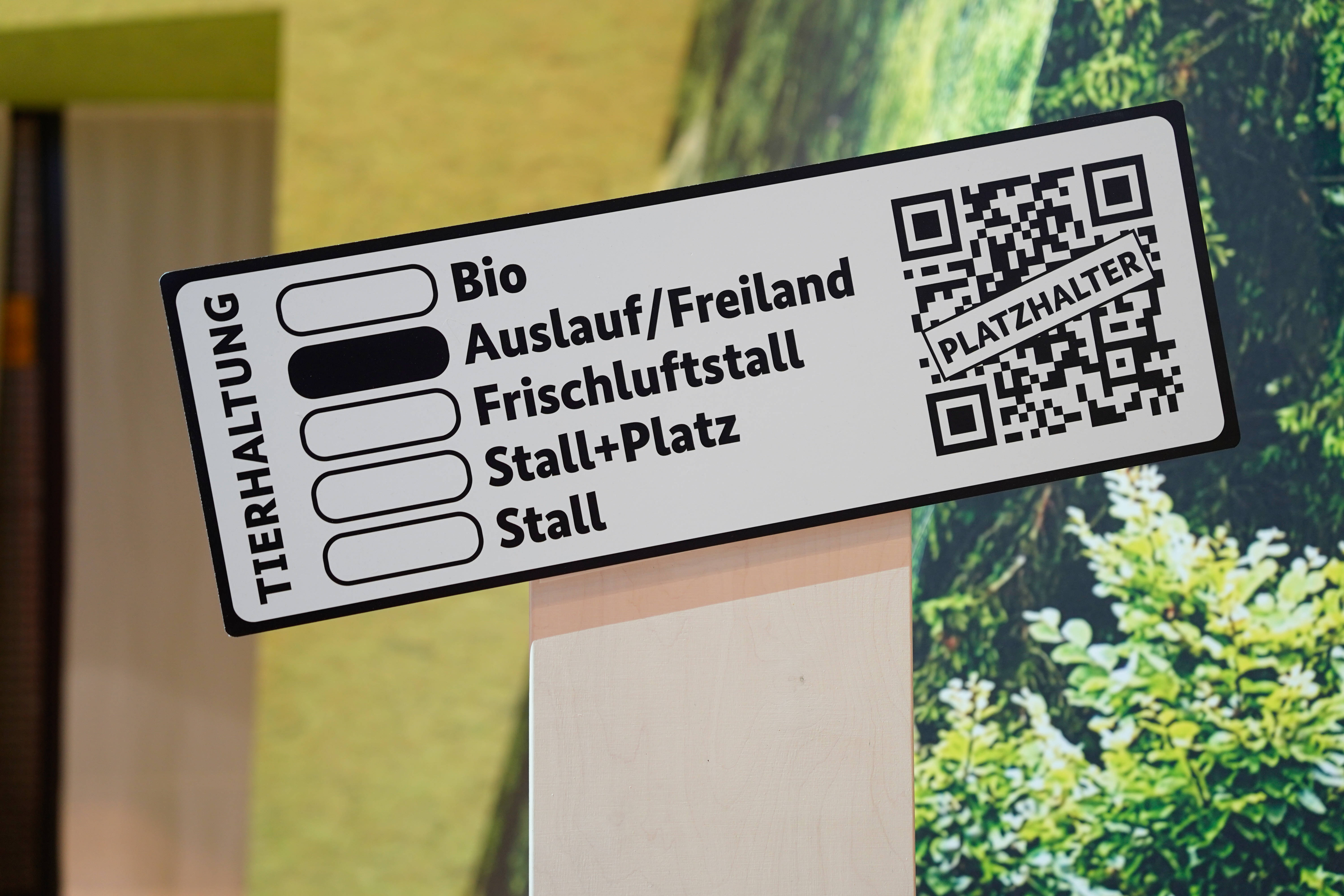 So können Verbraucher*innen sehen, unter welchen Bedingungen das Tier gehalten wurde.