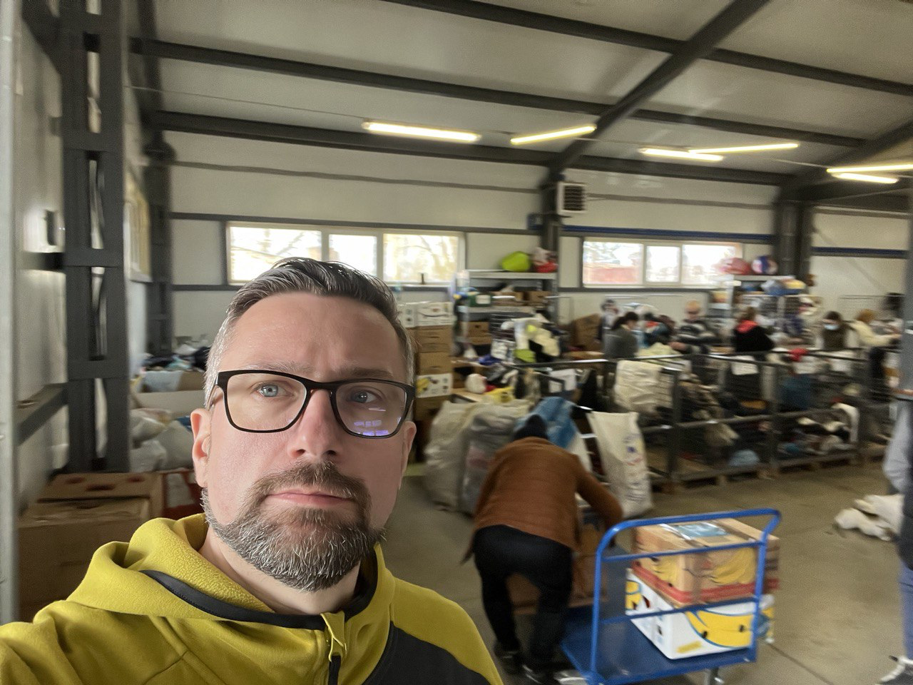 Martin Dulig mit Hilfsgütern in der Ukraine: Man darf nicht immer nur reden, man muss auch tun!