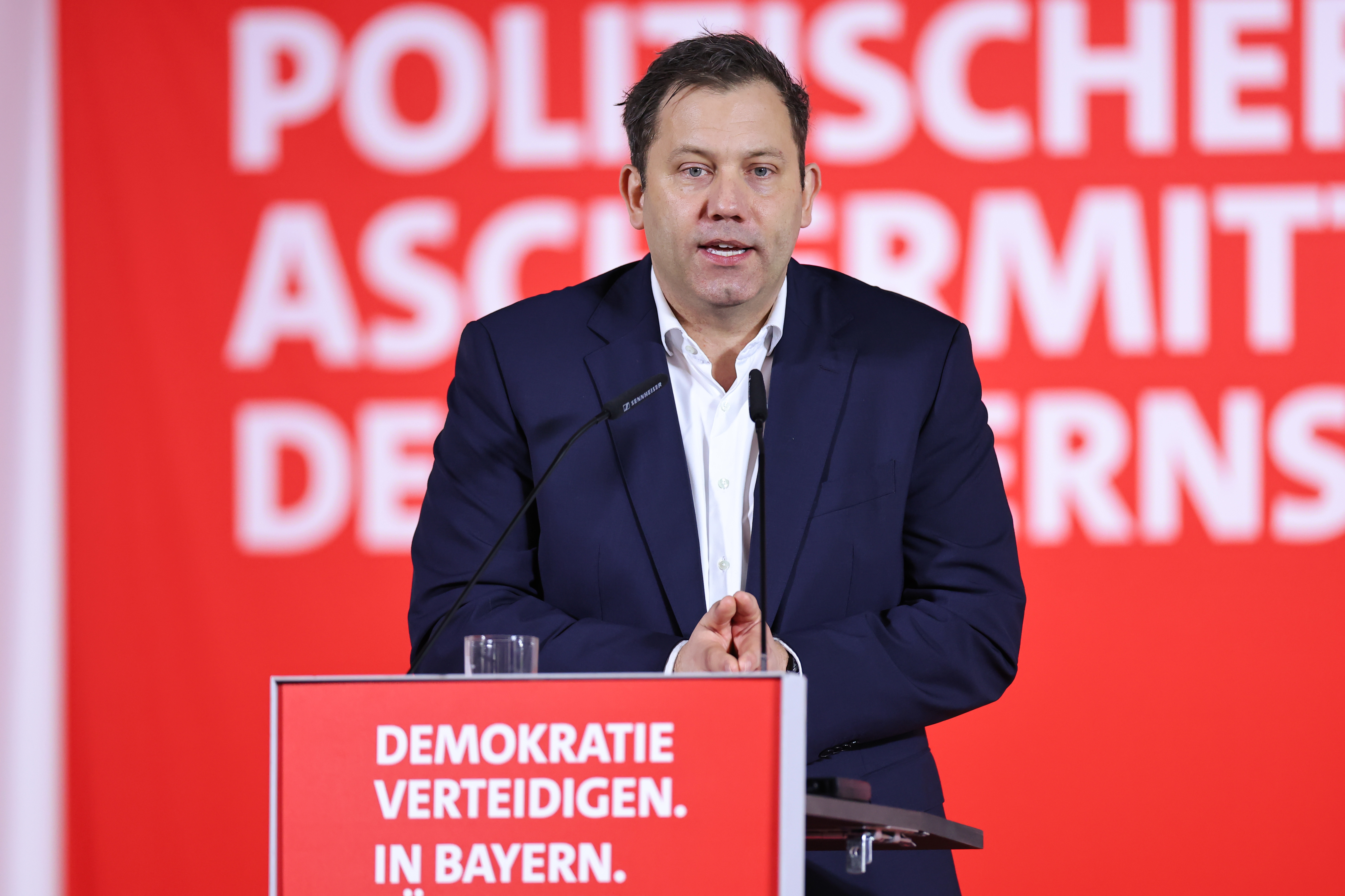 Eine gelungene Premiere: Der SPD-Vorsitzende Lars Klingbeil spricht zum ersten Mal beim Politischen Aschermittwoch in Vilshofen.