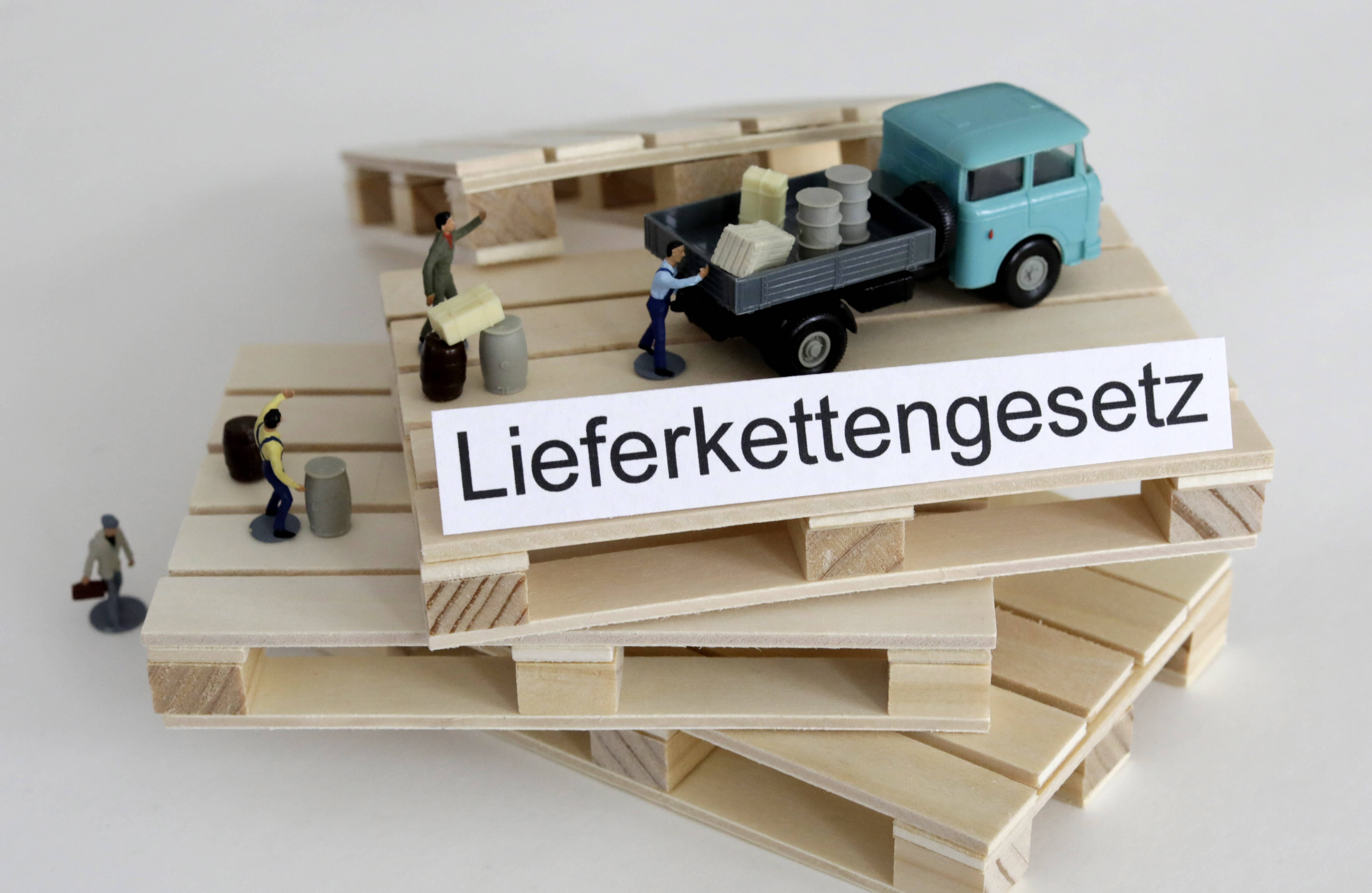 Das Lieferkettengesetz soll nachvollziehbar machen, unter welchen Bedingungen Produkte herstellt wurden und Verstöße gegen Umwelt- und Menschenrechtsstandards ahnden.