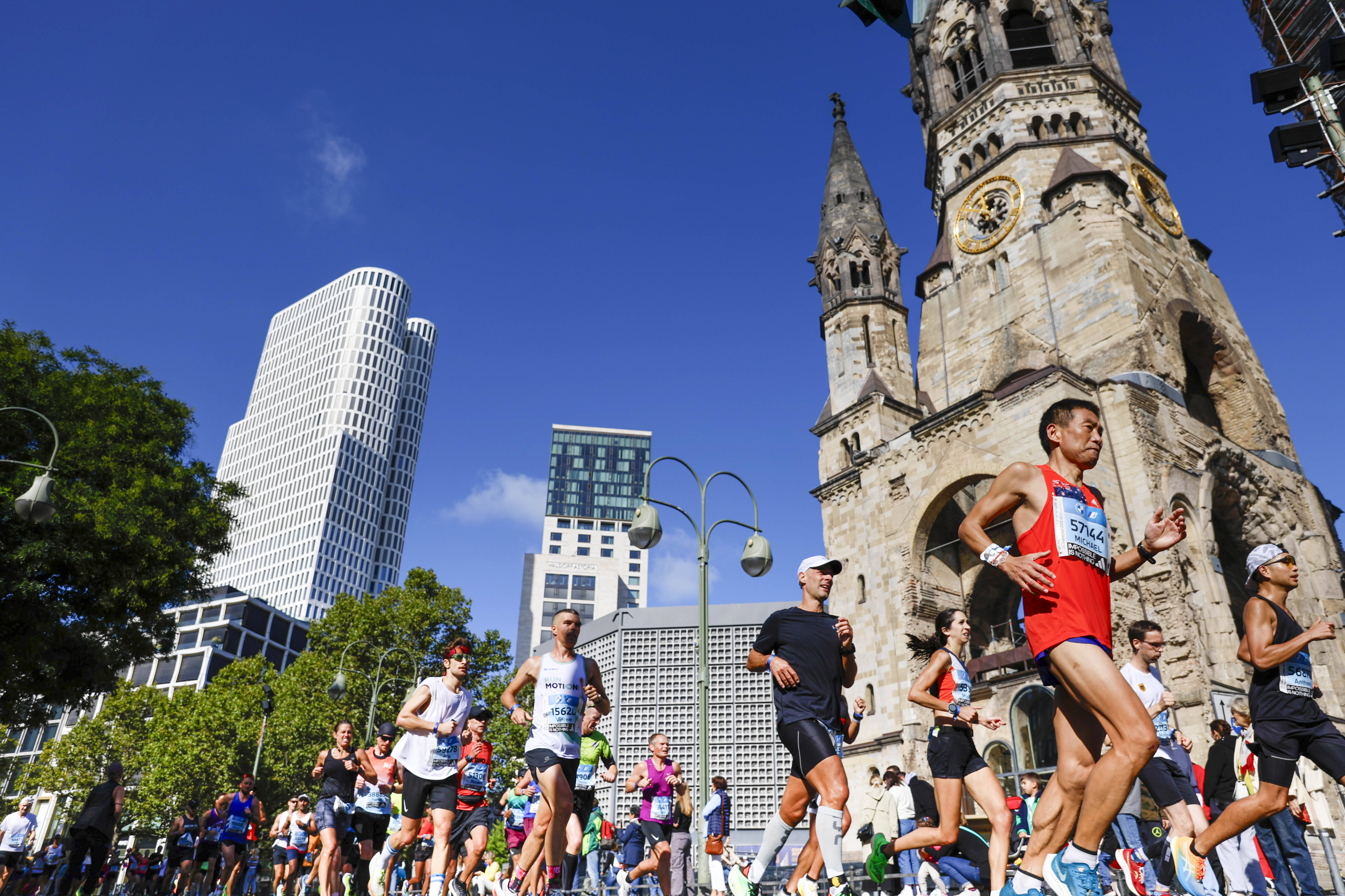 Sport als Staatsziel im Grundgesetz: Das plant die Ampel-Koalition – hier der Berlin-Marathon 2023 vor der Kaiser-Wilhelm-Gedächtniskirche.