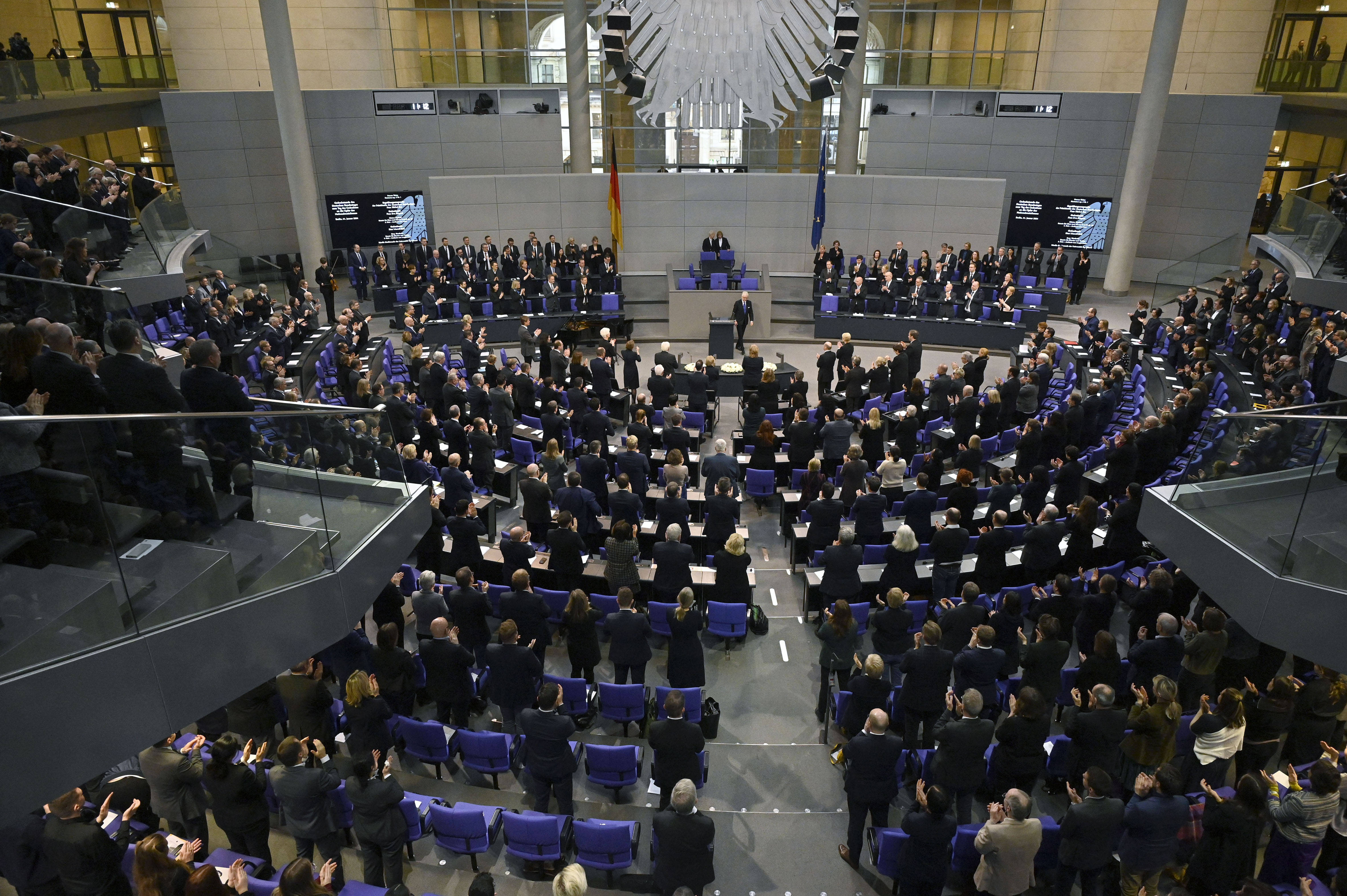 Immer mehr Parteien sitzen im Bundestag.