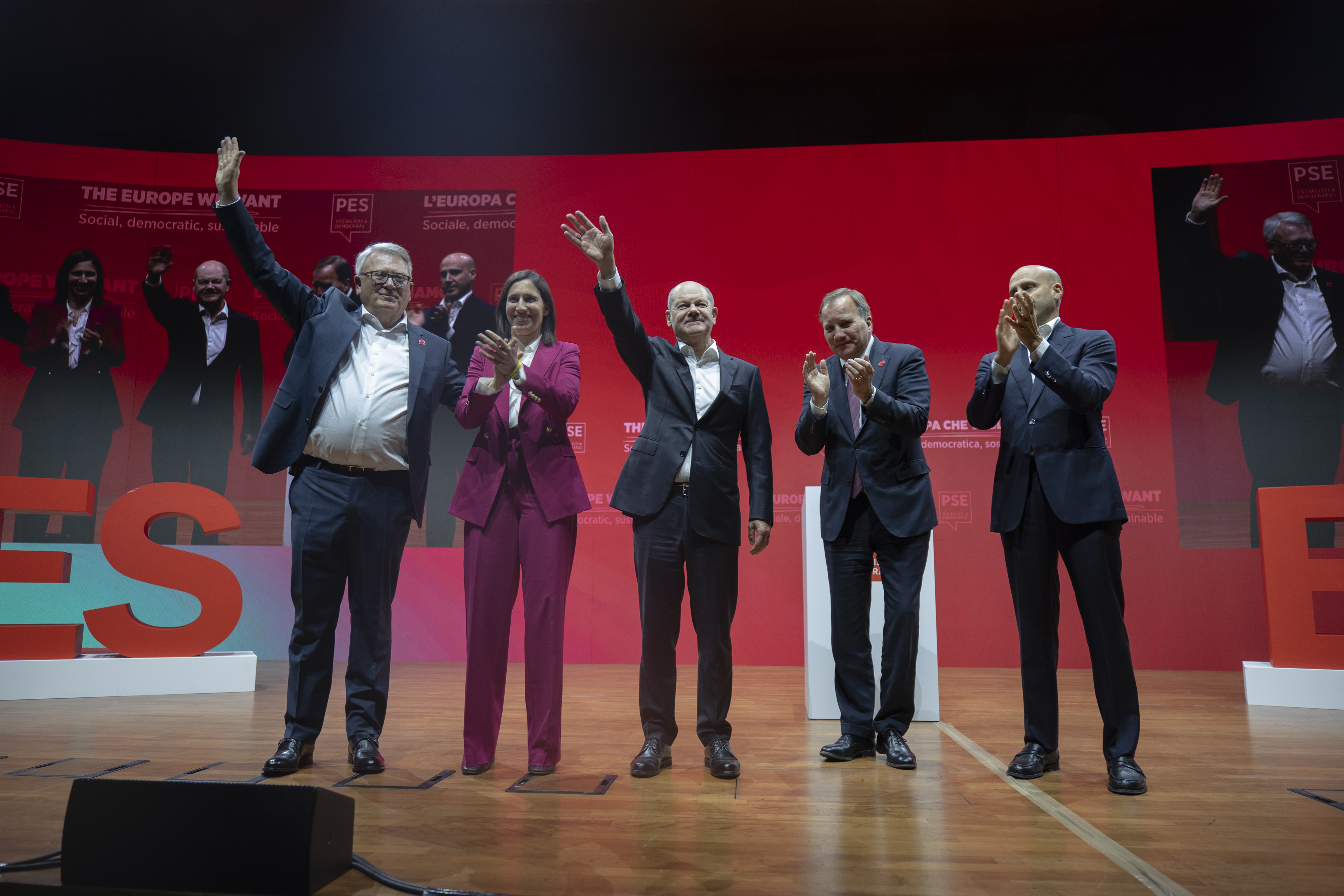 Gemeinsam für Europa: Nicolas Schmit, Elly Schlein, Olaf Scholz, Stefan Löfven und Giacomo Fillibeck (v.l.) in Rom