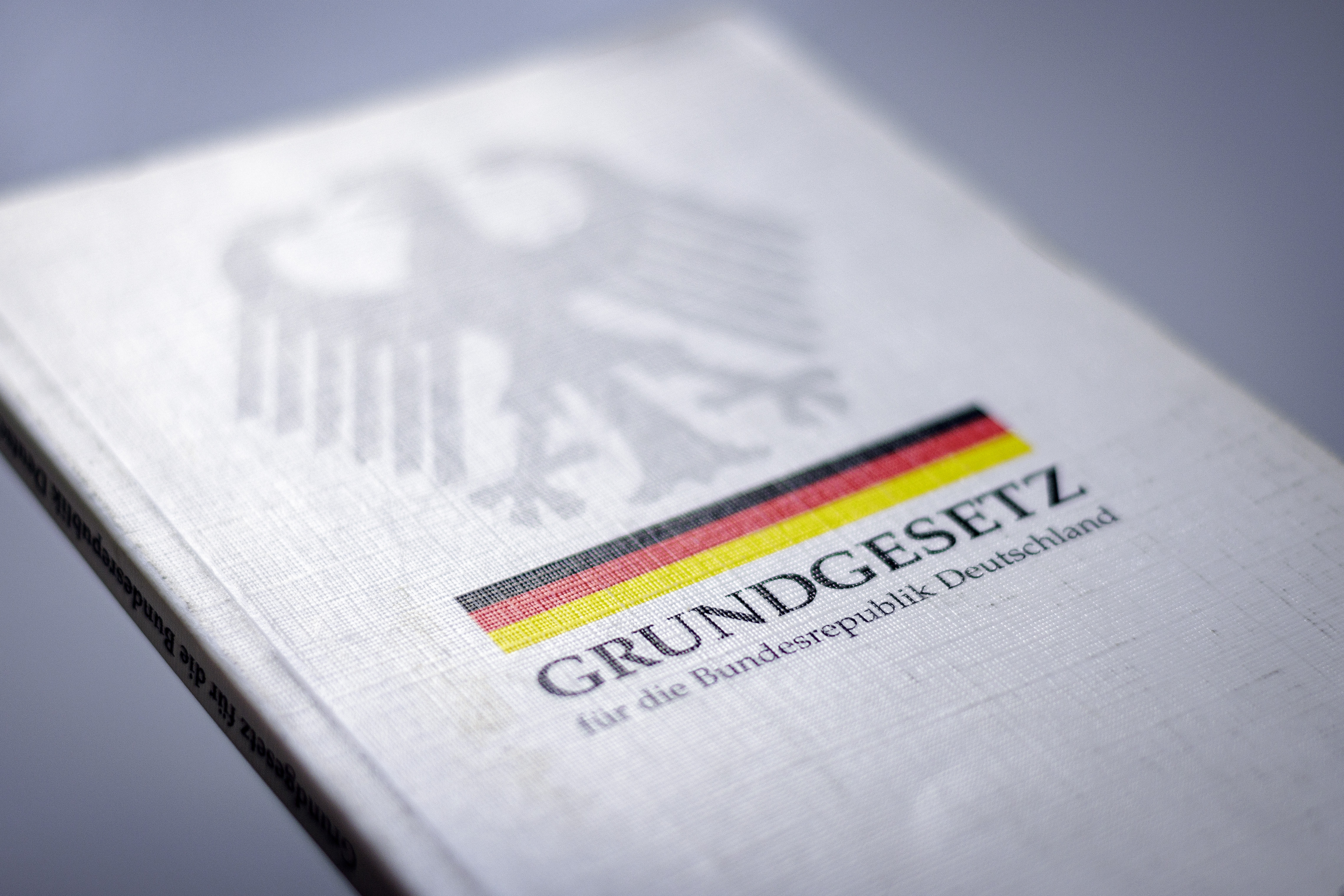 Das Grundgesetz wird in diesem Jahr 75 Jahre alt.