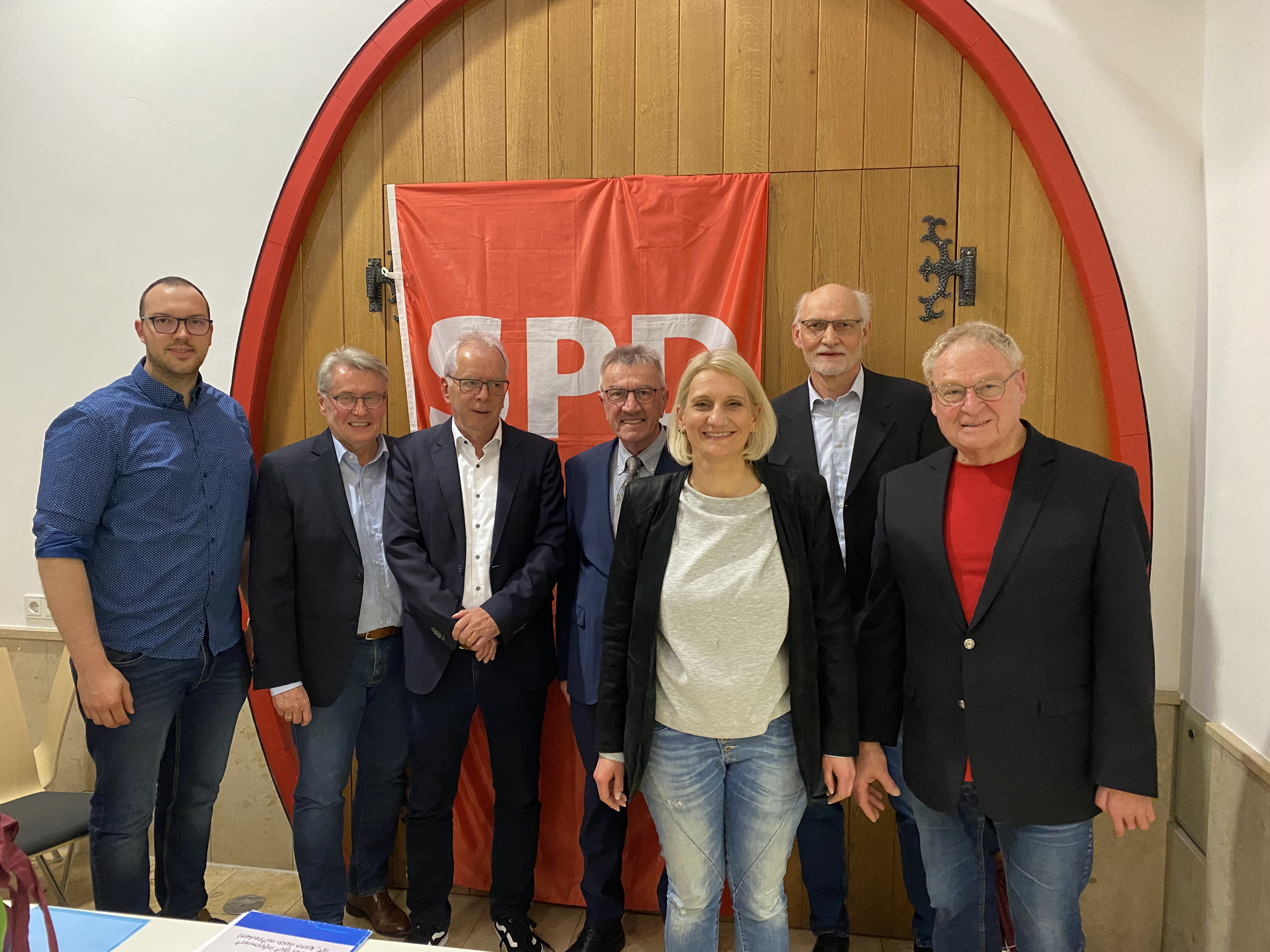 Sprachen über das Grundgesetz: Alexander Liebler, Helmut Hauptmann, Martin Wagner, Edgar Lang, Pamela Nembach, Joachim Spies, Manfred Eyrich (v.l.)