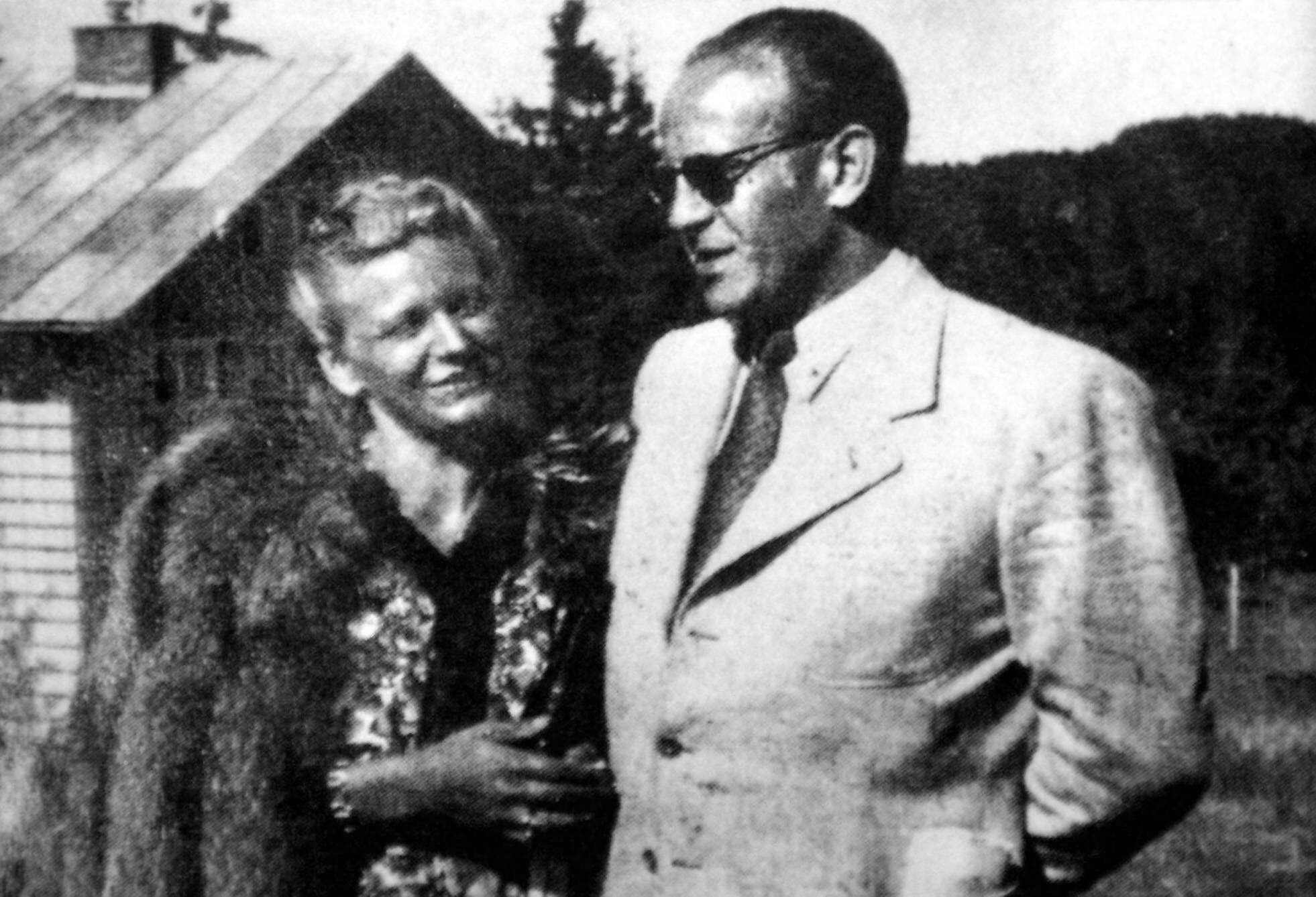 Mehr als die Frau an seiner Seite: Emilie und Oskar Schindler