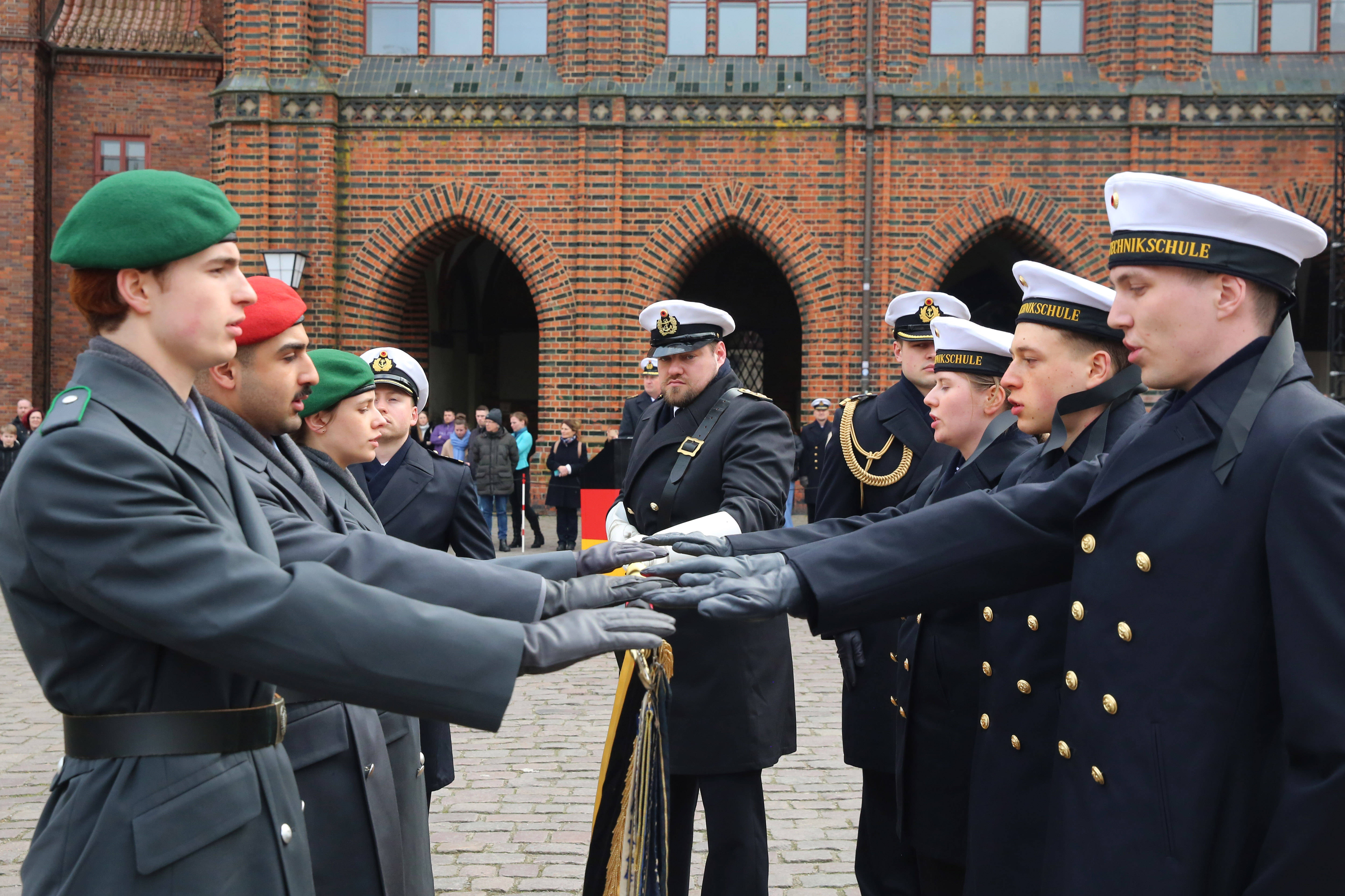 Gelöbnis der Marinetechnikschule Parow in Stralsund