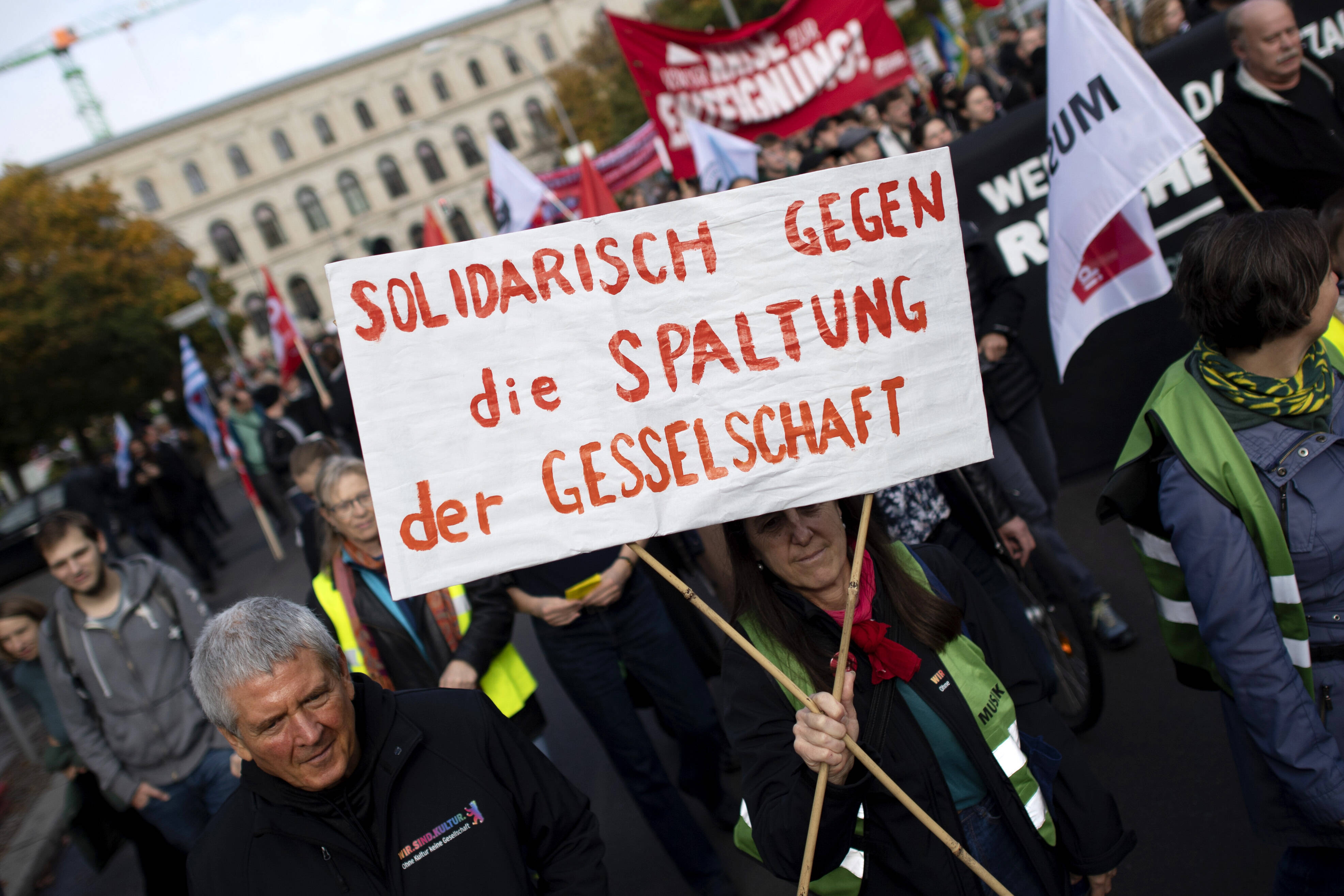Solidarisch für eine gerechte Gesellschaft: Geht das besser ohne Schuldenbremse?