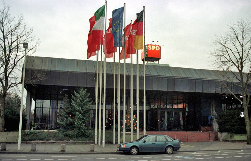 Das Erich-Ollenhauer-Haus in Bonn: Bis zum Umzug 1999 in das Willy-Brandt-Haus nach Berlin war es die Parteizentrale der SPD.
