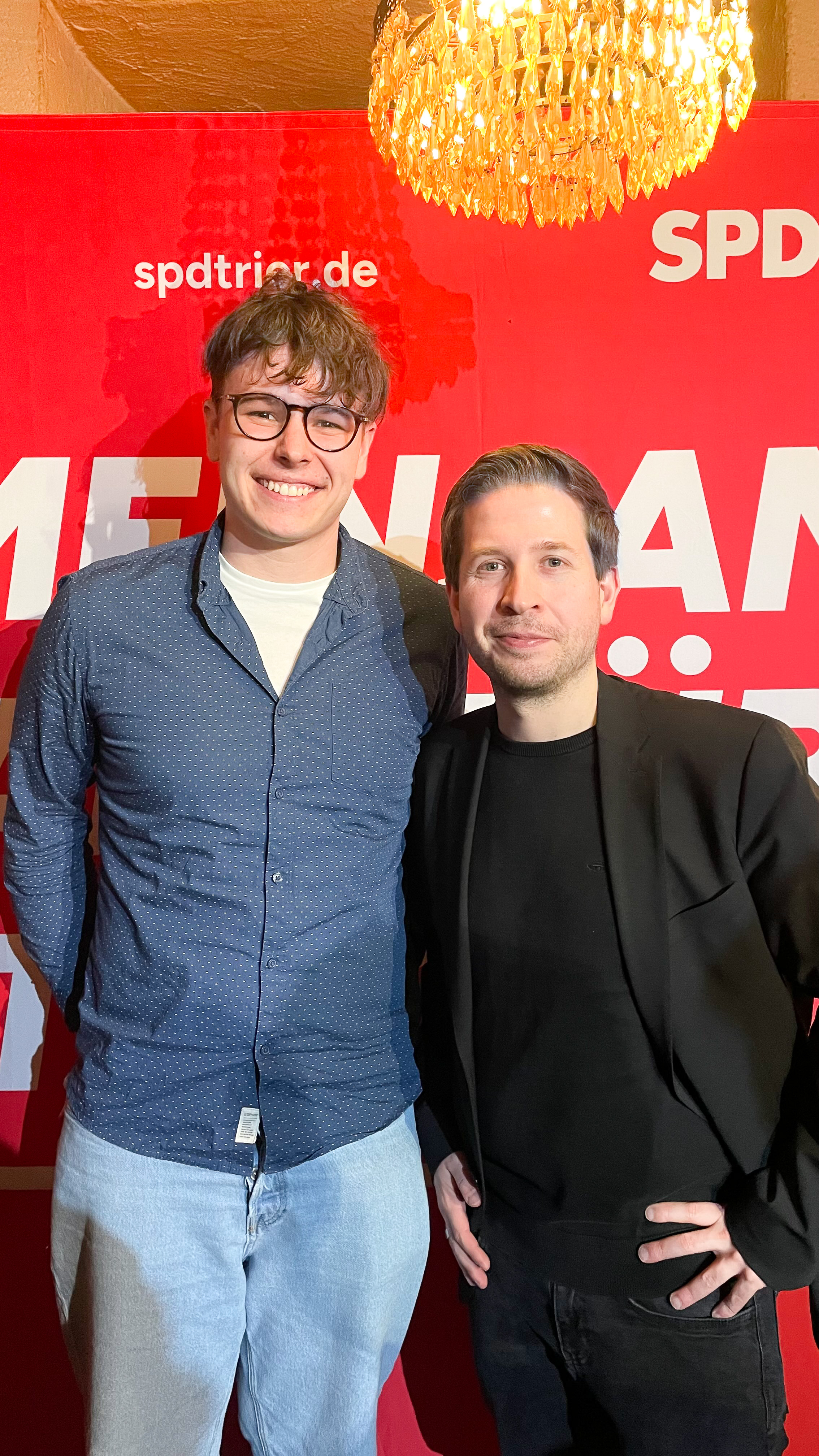 Gemeinsam für ein starkes Europa: Erstwähler Niels Thiel (l.) mit SPD-Generalsekretär Kevin Kühnert.