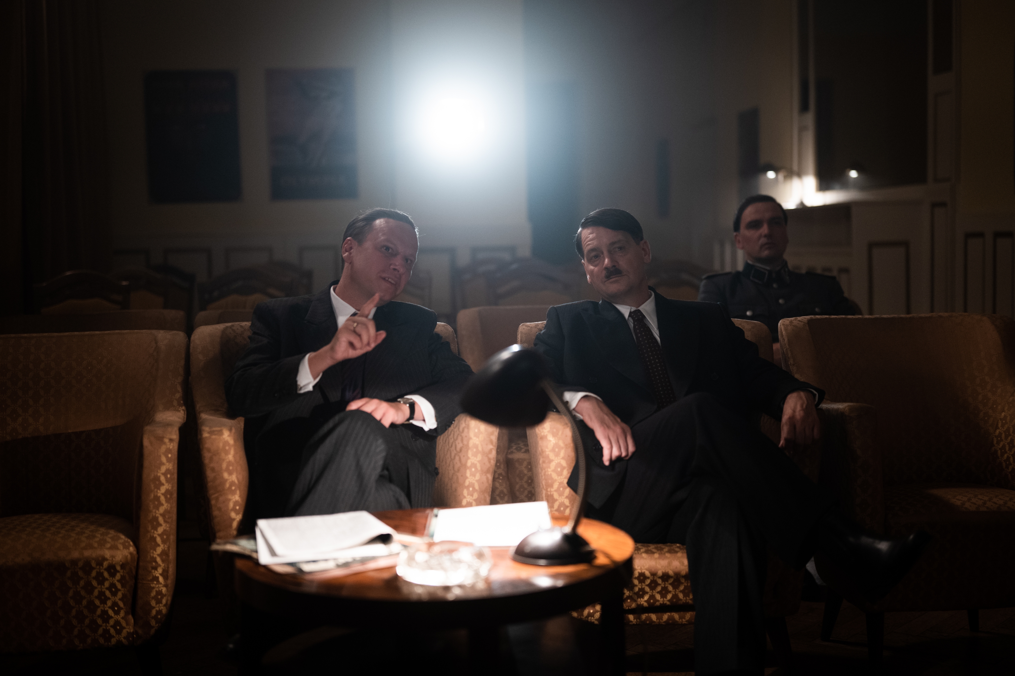 Robert Stadlober und Fritz Karl in „Führer und Verführer"