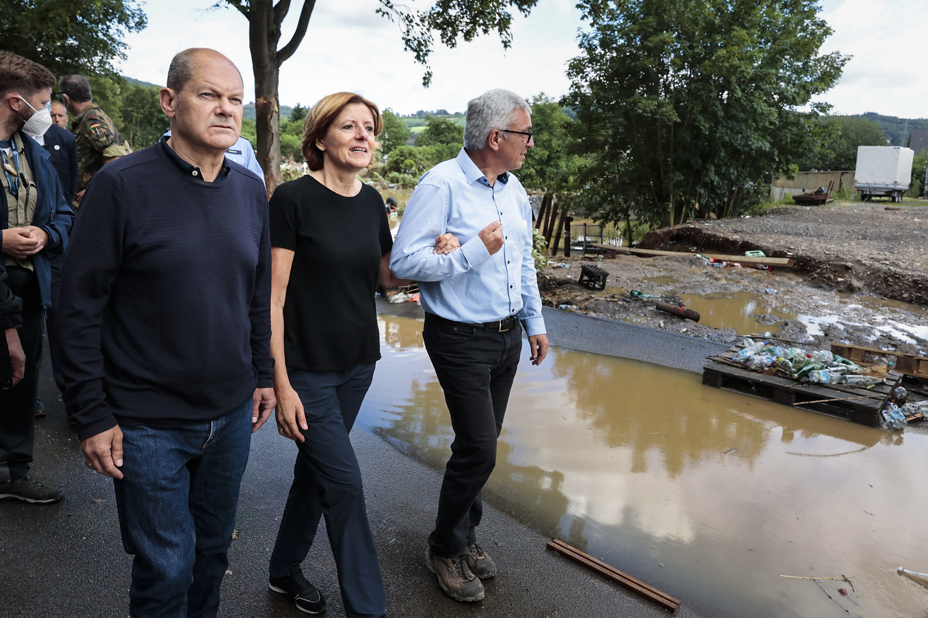 Scholz, Dreyer und Lewentz im Ahrtal