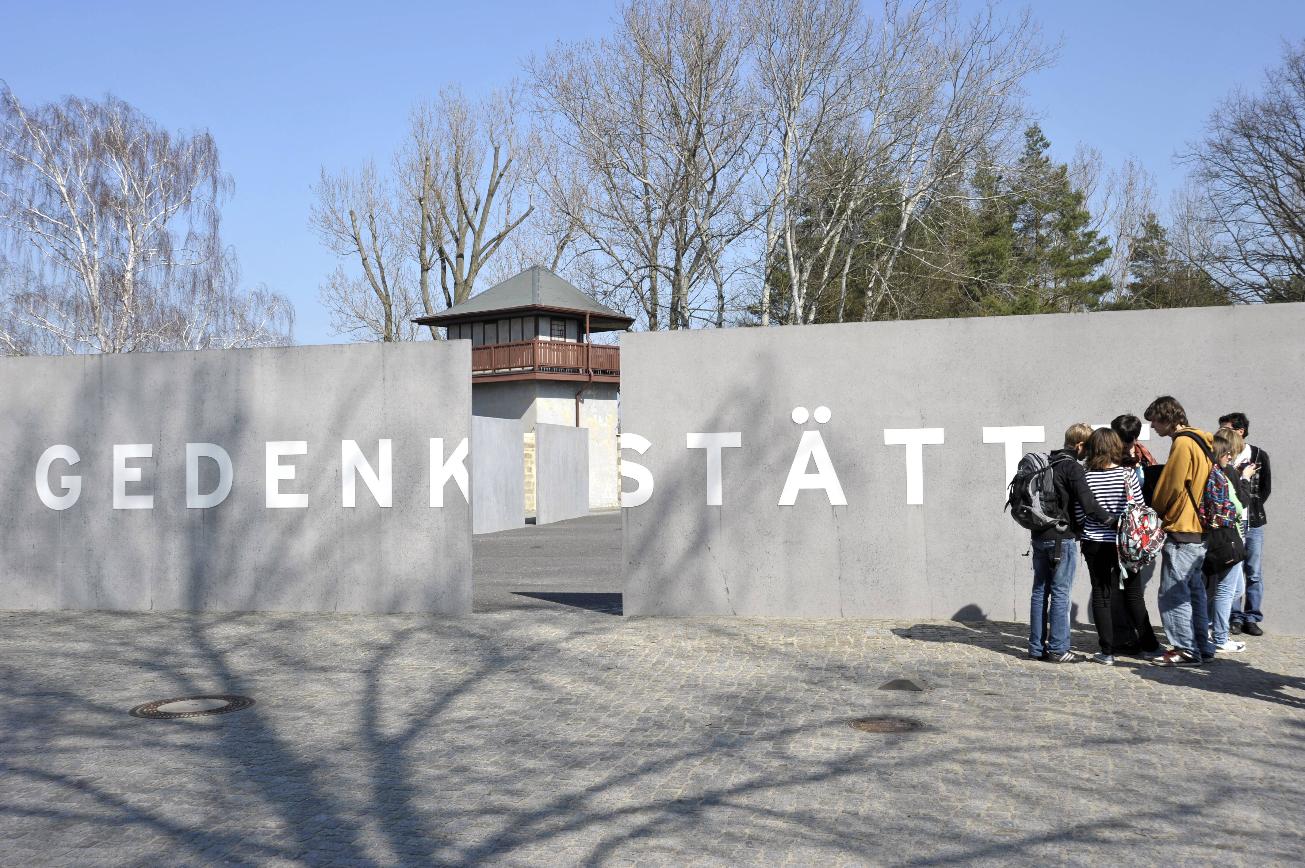 Auch Ausflüge zu Holocaust-Gedenkstätten könnten das Thema Holocaust an Schulen präsenter machen.