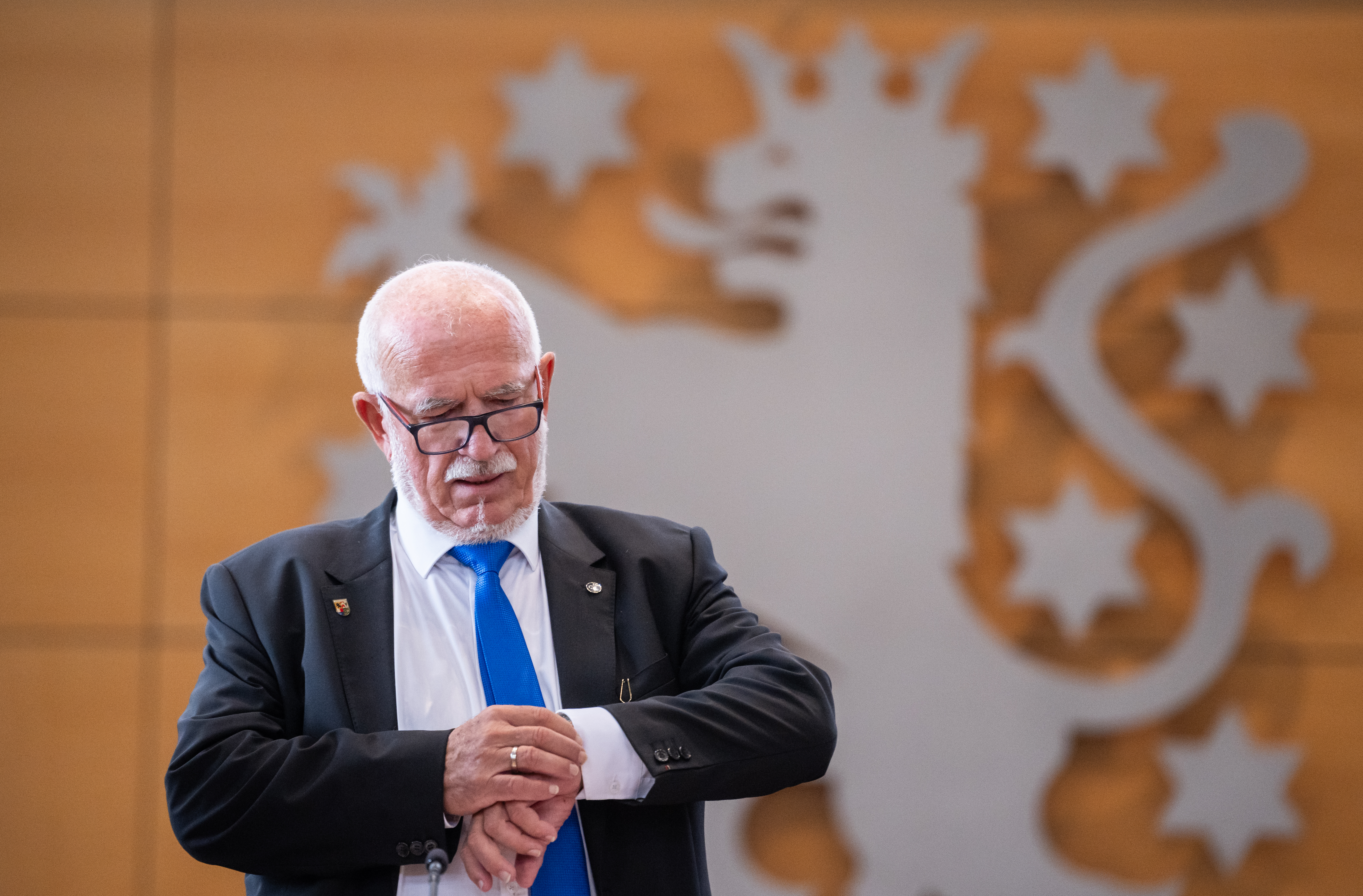 Von langer Hand vorbereitet: Der AfD-Politiker Jürgen Treutler leitete die konstituierende Sitzung des Thüringer Landtags als Alterspräsident.