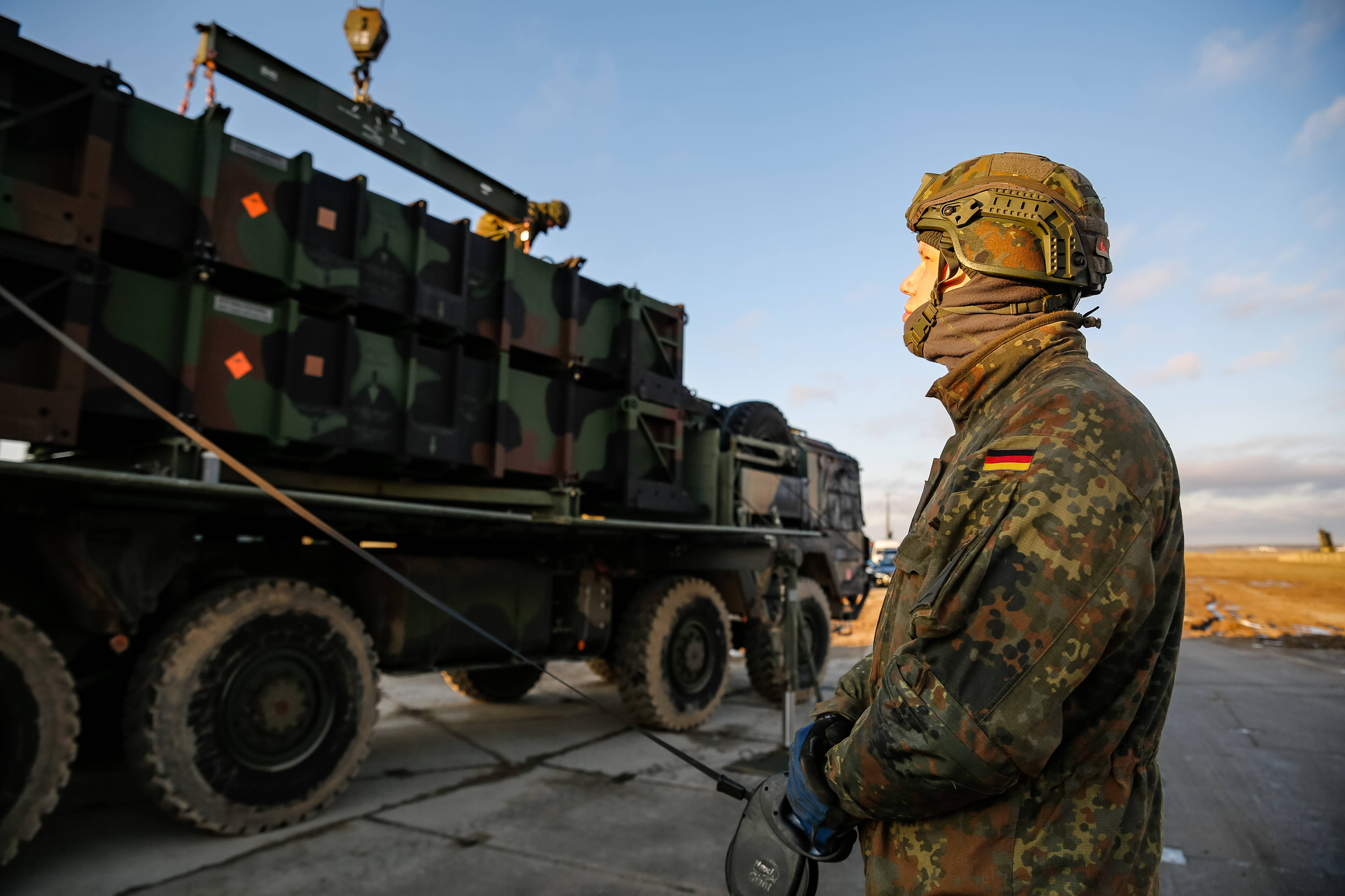 Die Bundeswehr muss besser für ihre Aufgaben ausgestattet werden, sagt der SPD-Politiker Falko Droßmann.