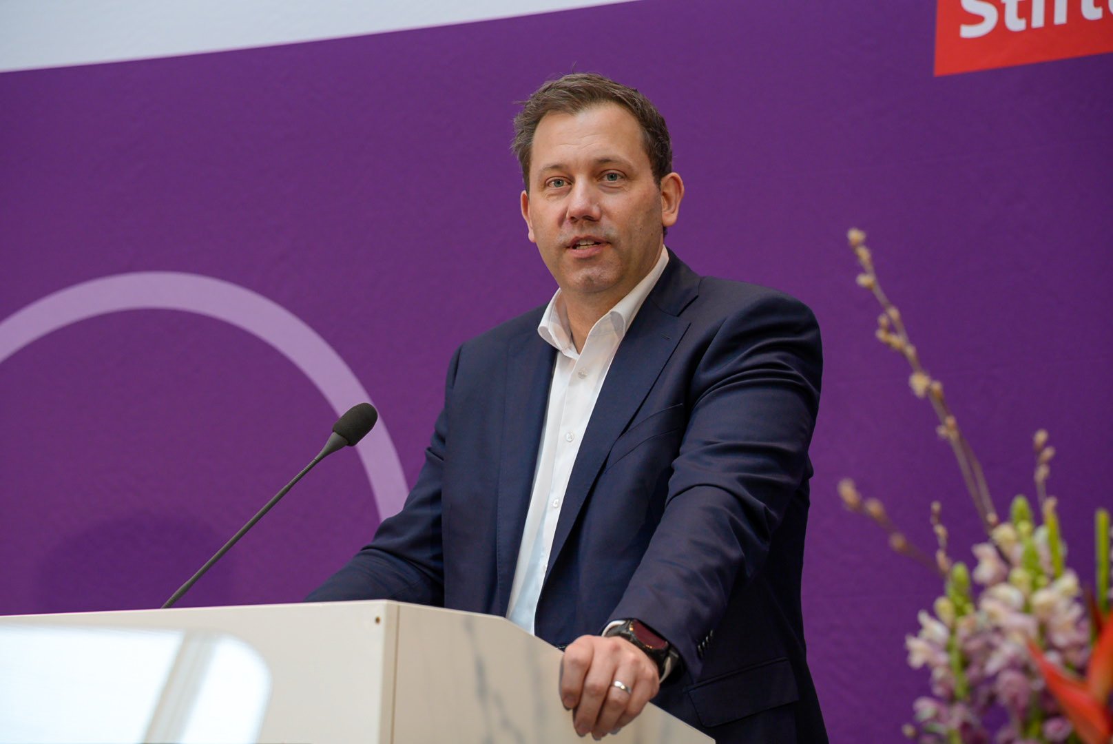 Der SPD-Partei- und Fraktionsvorsitzende Lars Klingbeil war während des Studiums Stipendiat der Friedrich-Ebert-Stiftung.