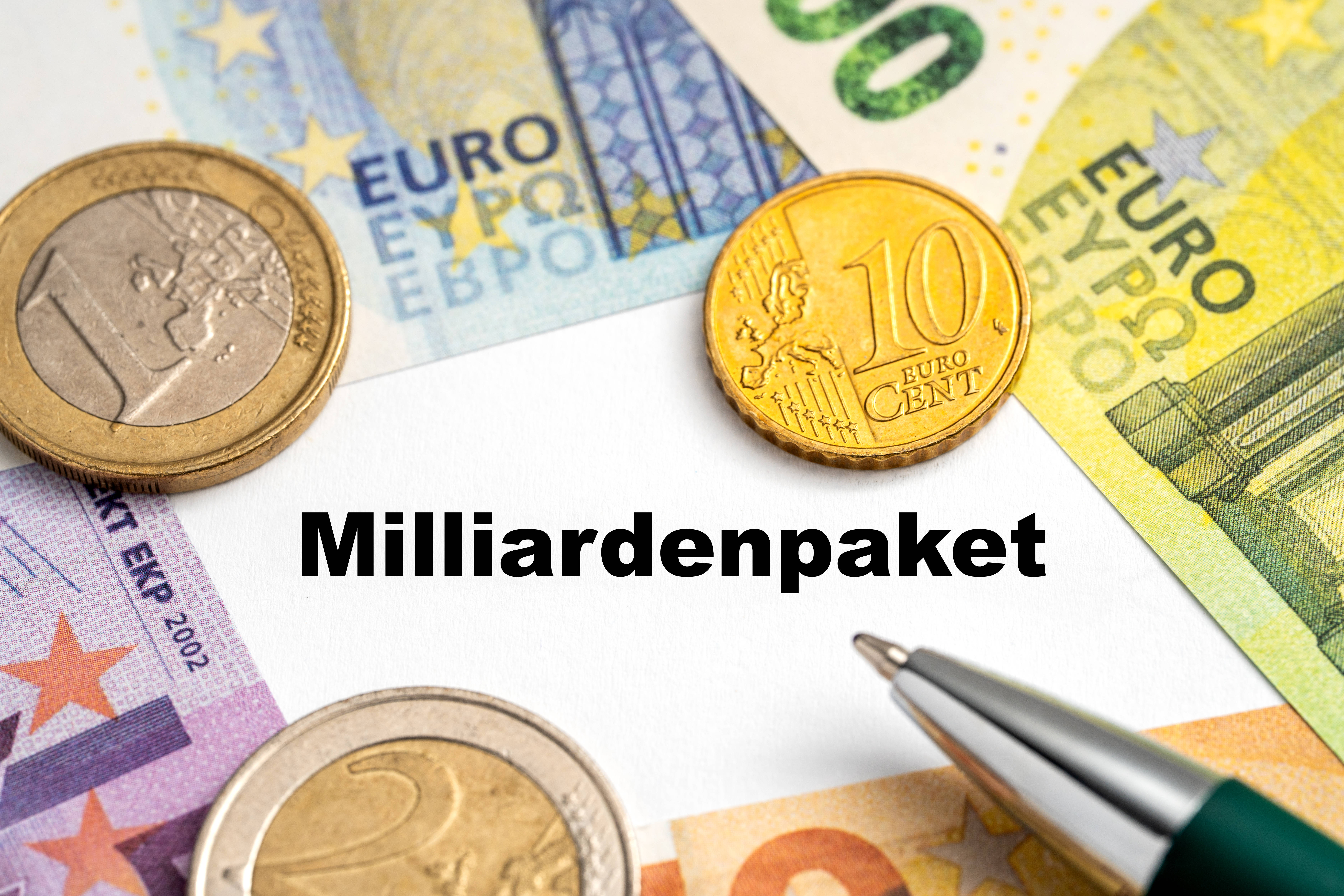 SPD und CDU/CSU wollen Bundeswehr und Infrastruktur mit Milliarden fördern. Dafür muss jedoch das Grundgesetz geändert werden.