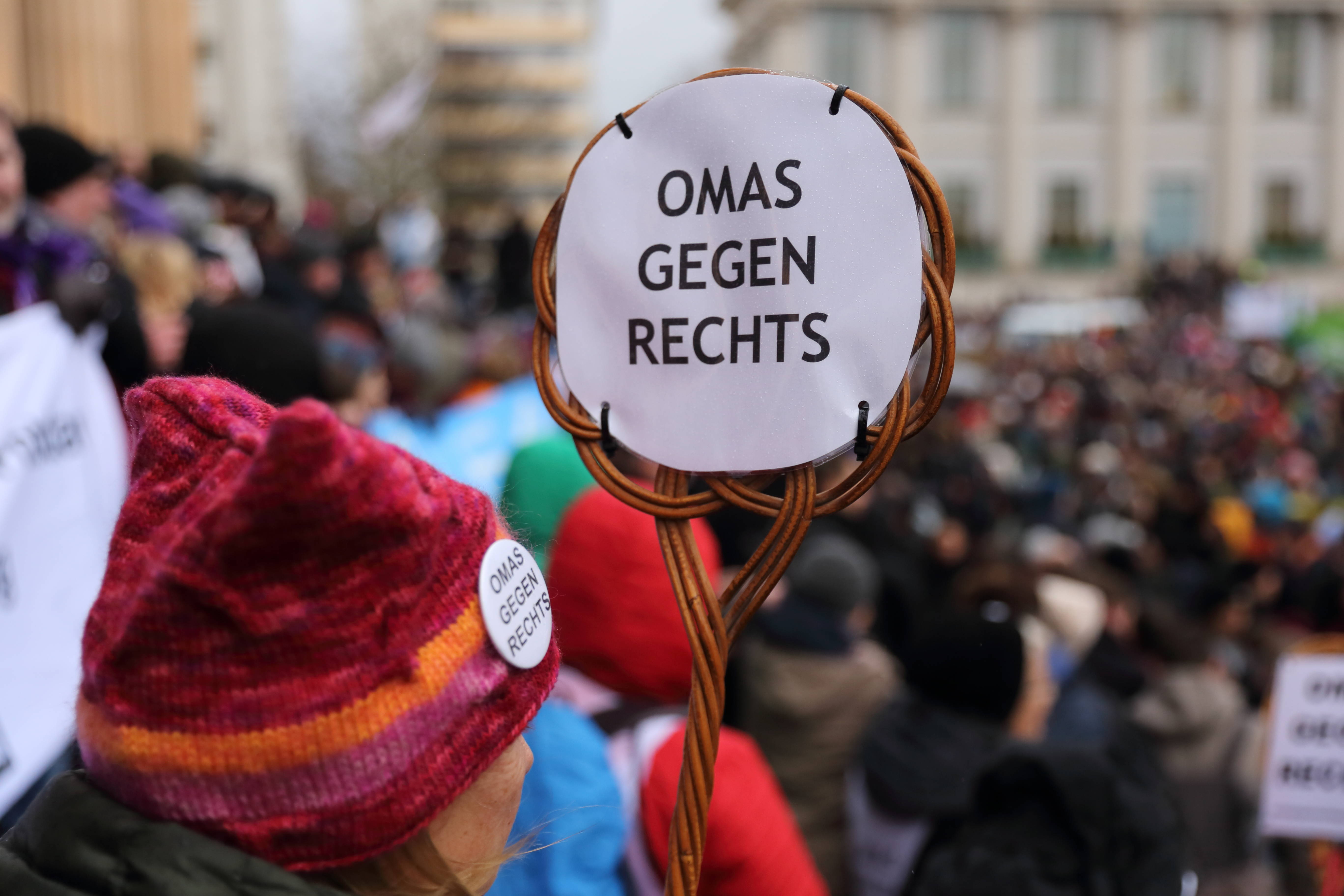 Protest von Omas gegen Rechts