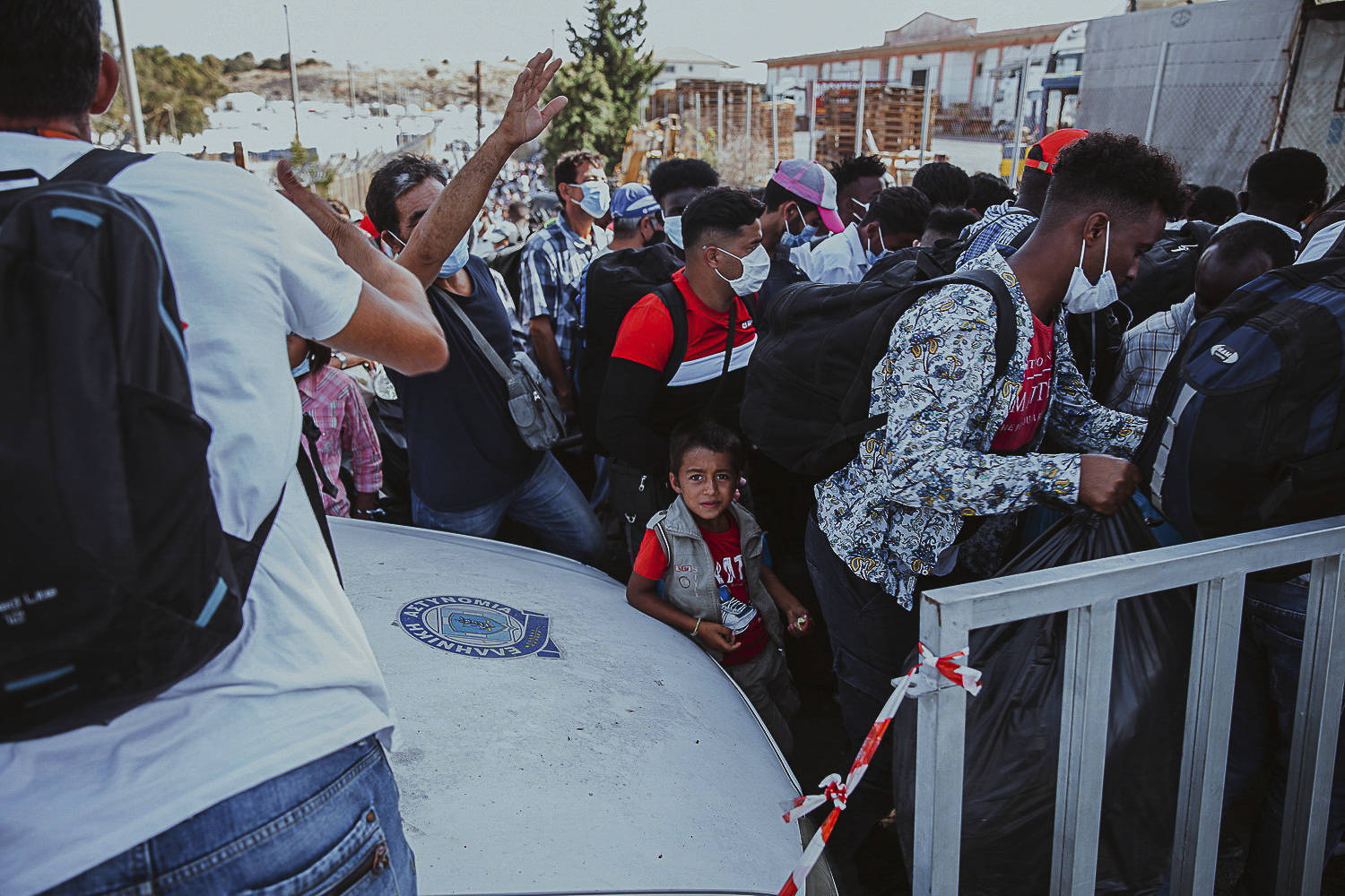Geflüchtete werden in Griechenland von Lesbos nach Athen transportiert.