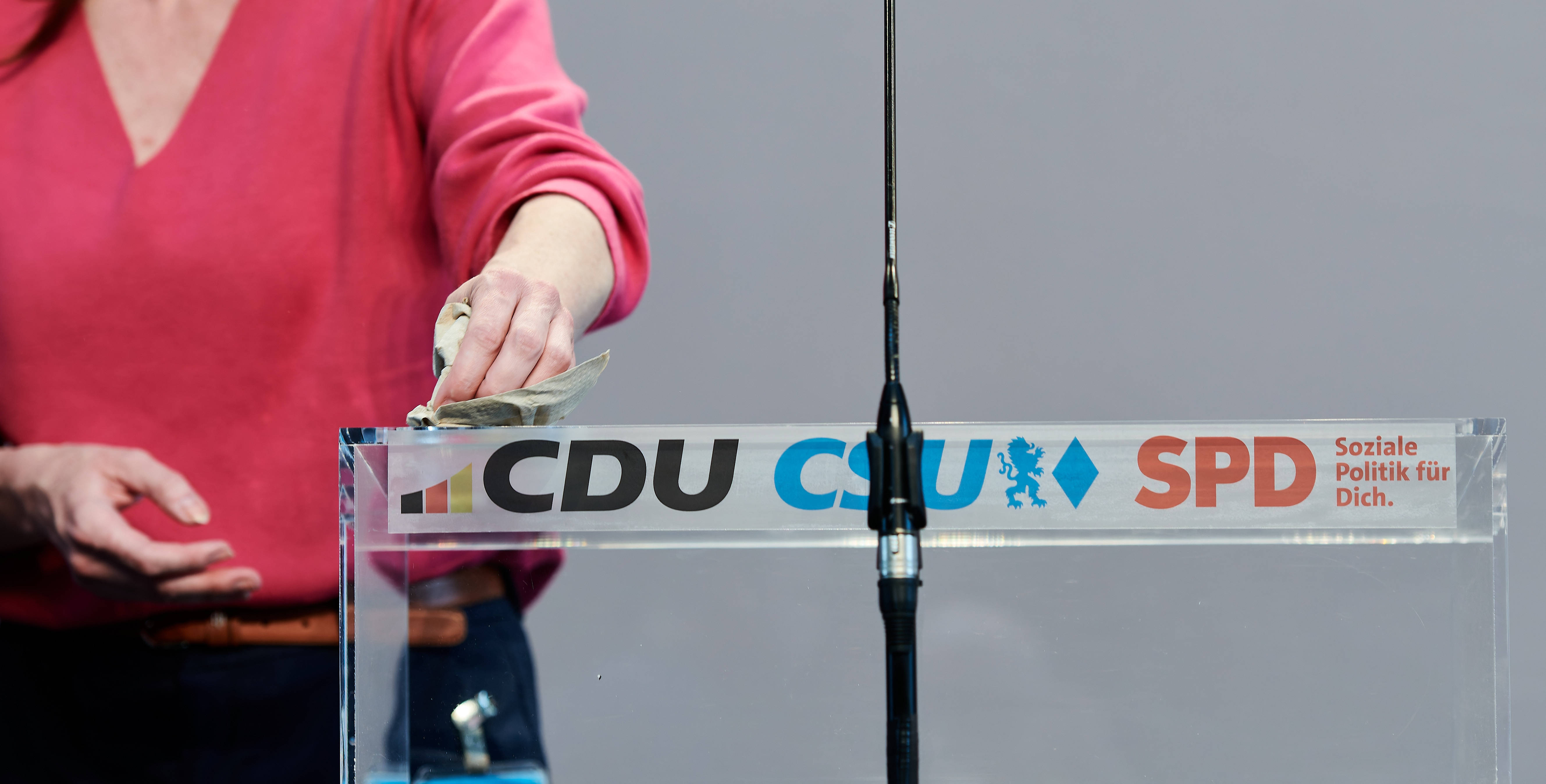 CDU, CSU und SPD haben sich auf einen Koalitionsvertrag geeinigt.
