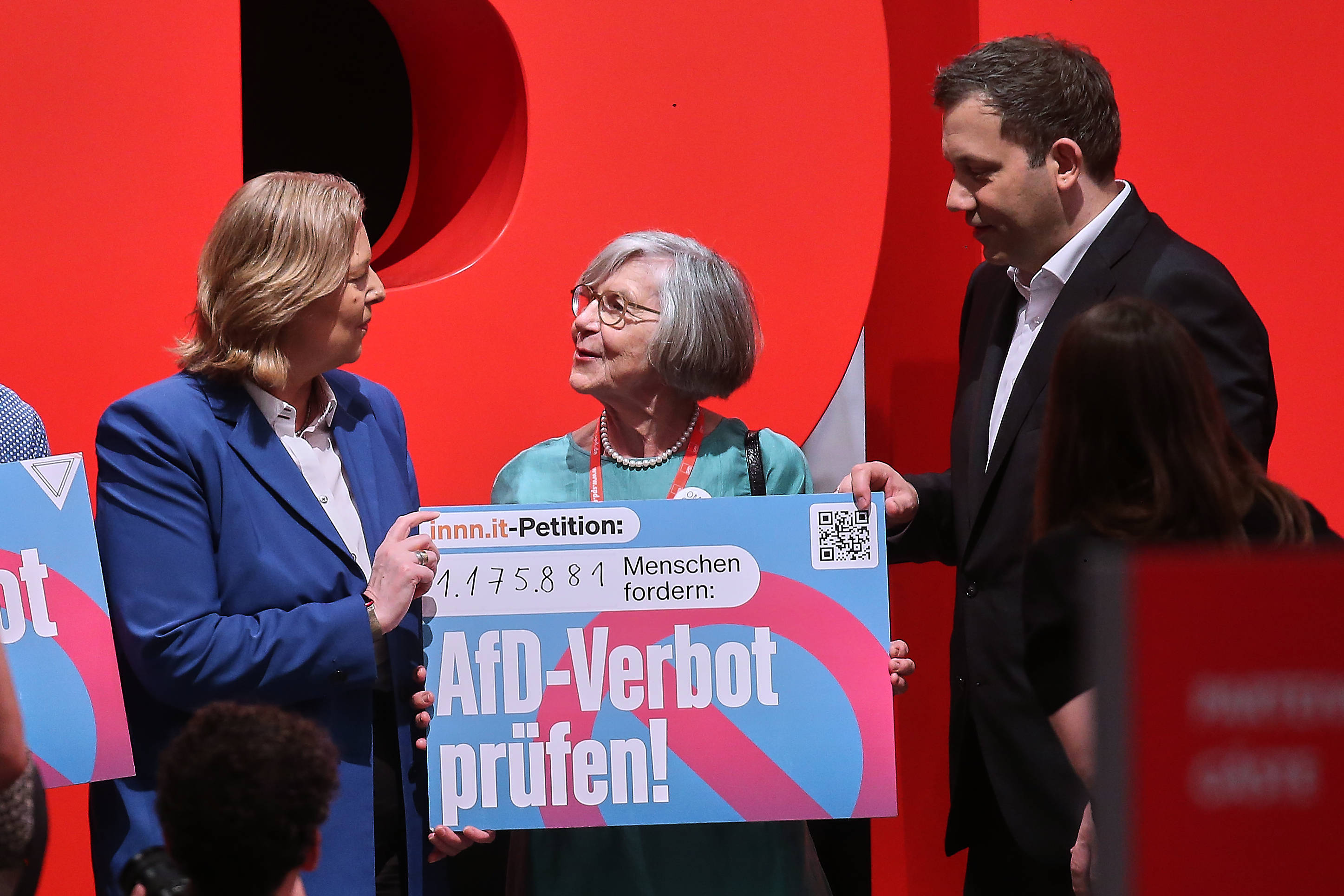 Bärbel Bas und Lars Klingbeil auf dem Parteitag der SPD