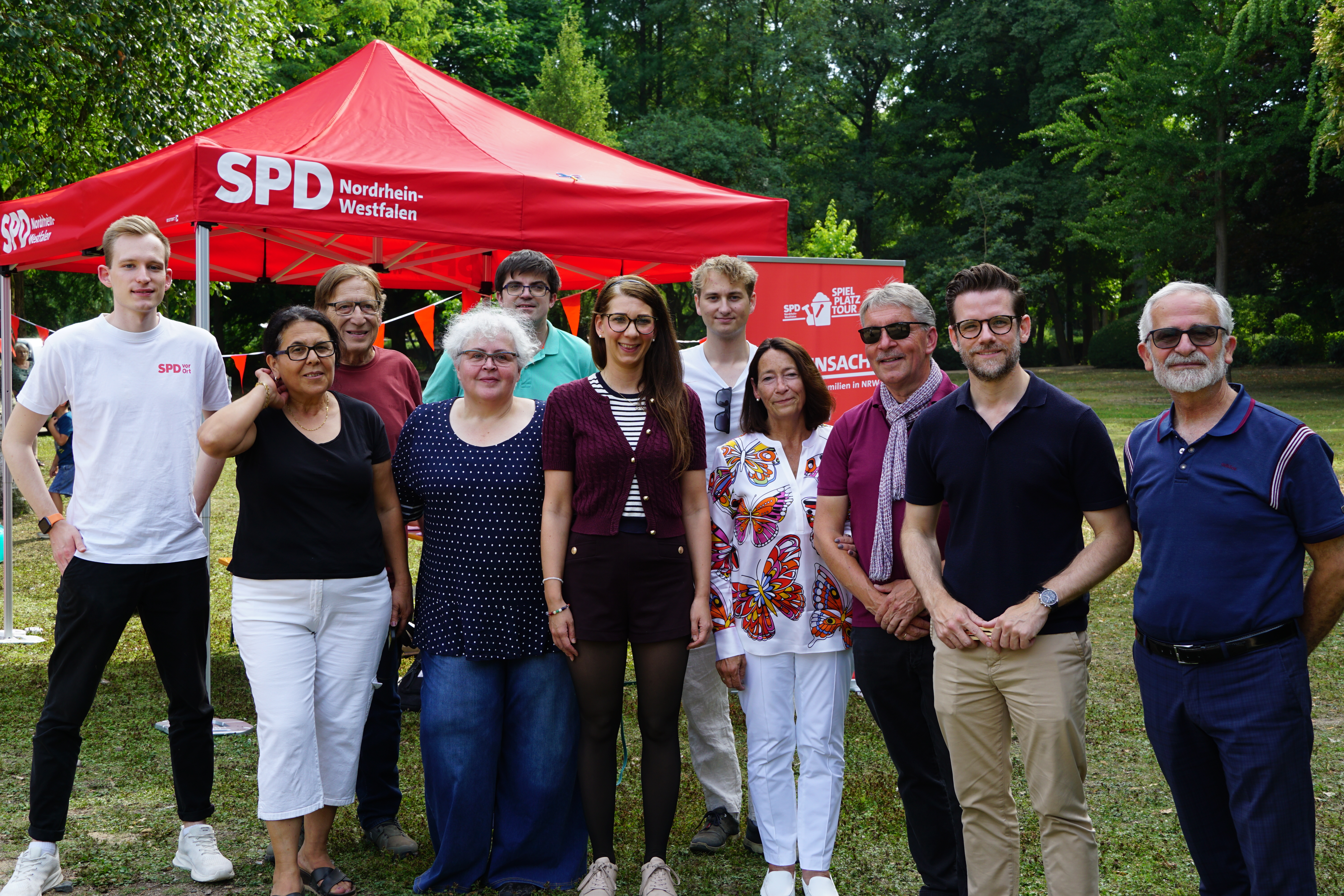 Oberbürgermeister Felix Heinrichs mit dem Team der SPD Mönchengladbach