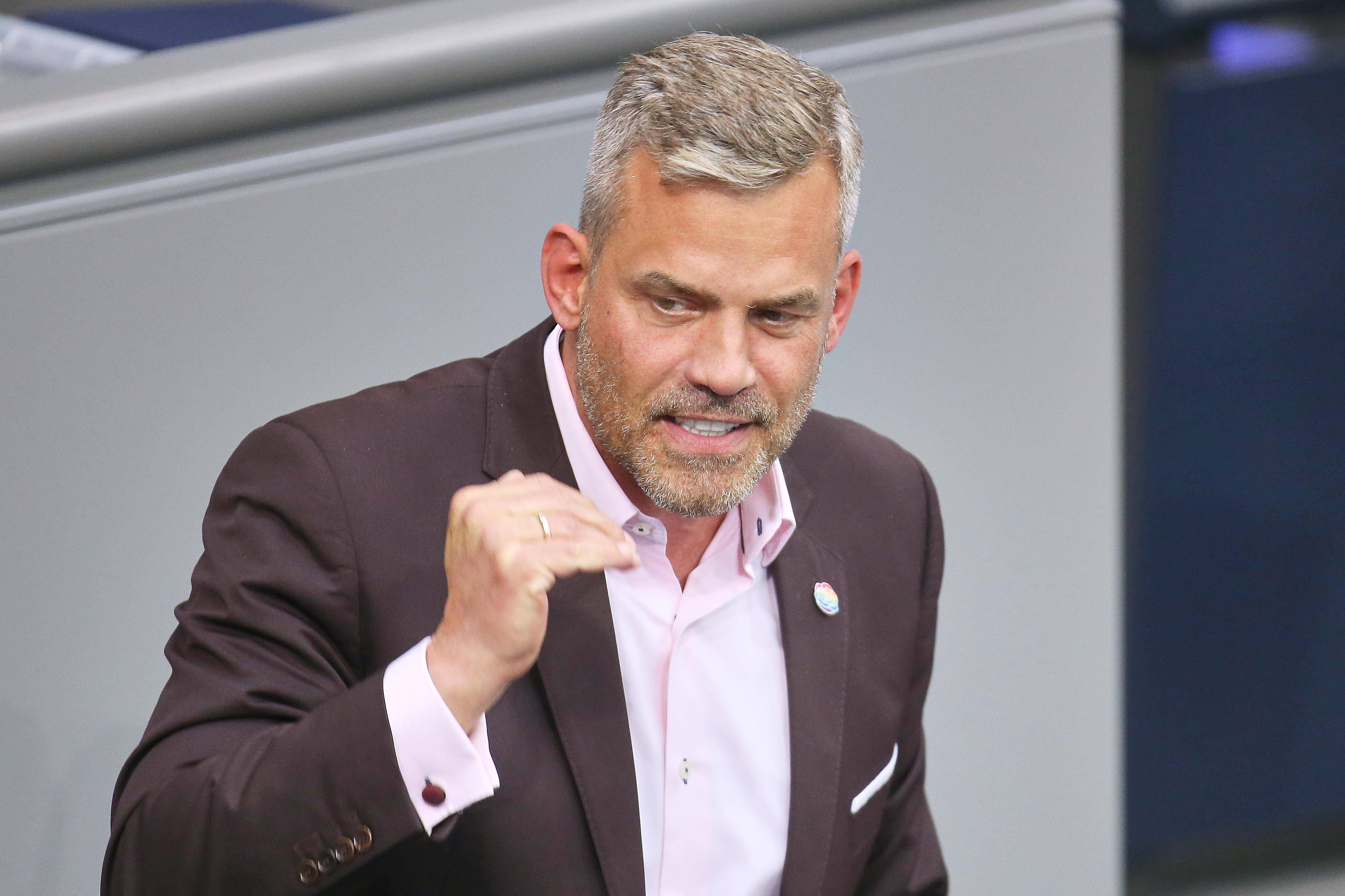 Der Abgeordnete Falko Droßmann während einer Rede im Bundestag