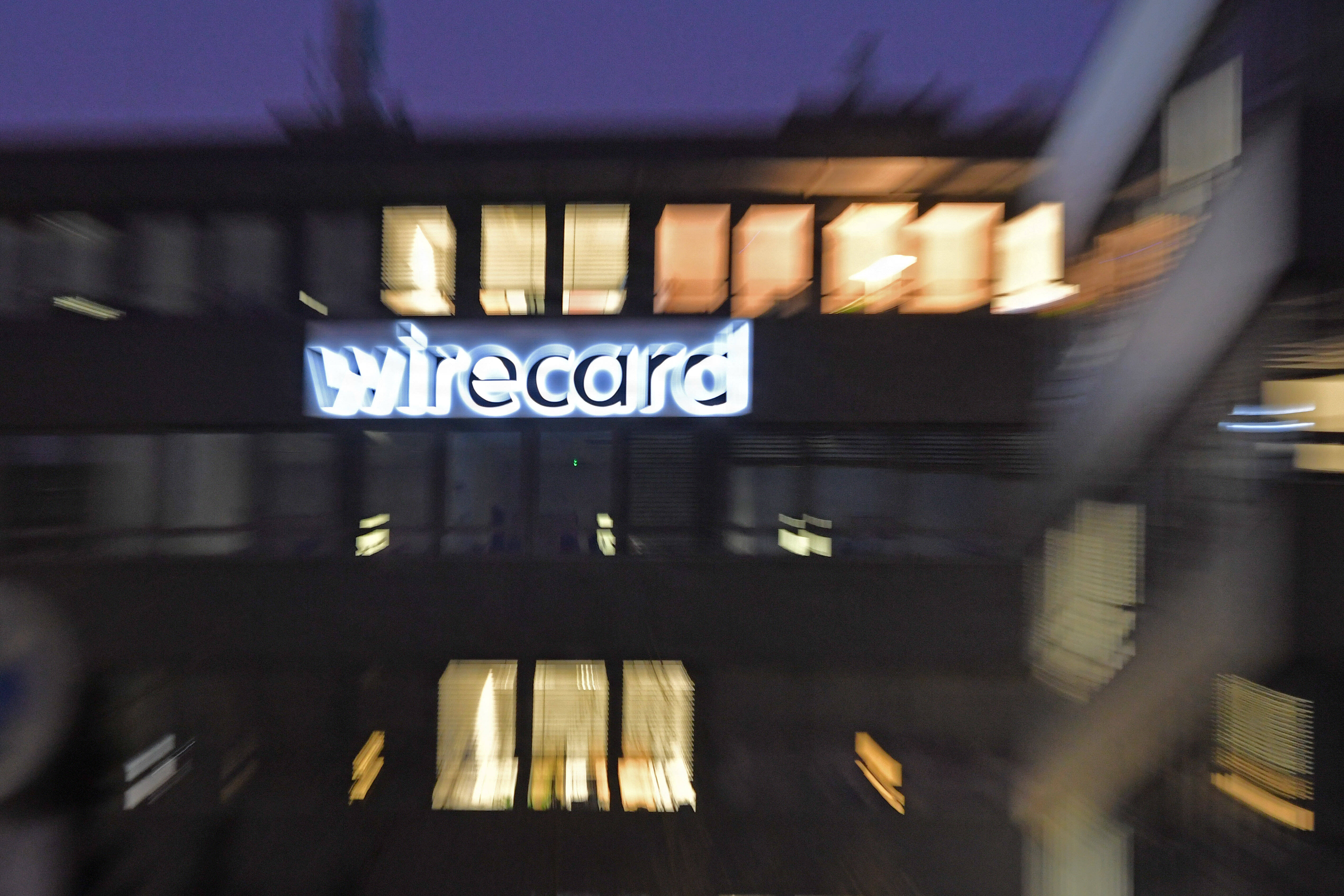 Der Sitz von Wirecard bei Nacht.