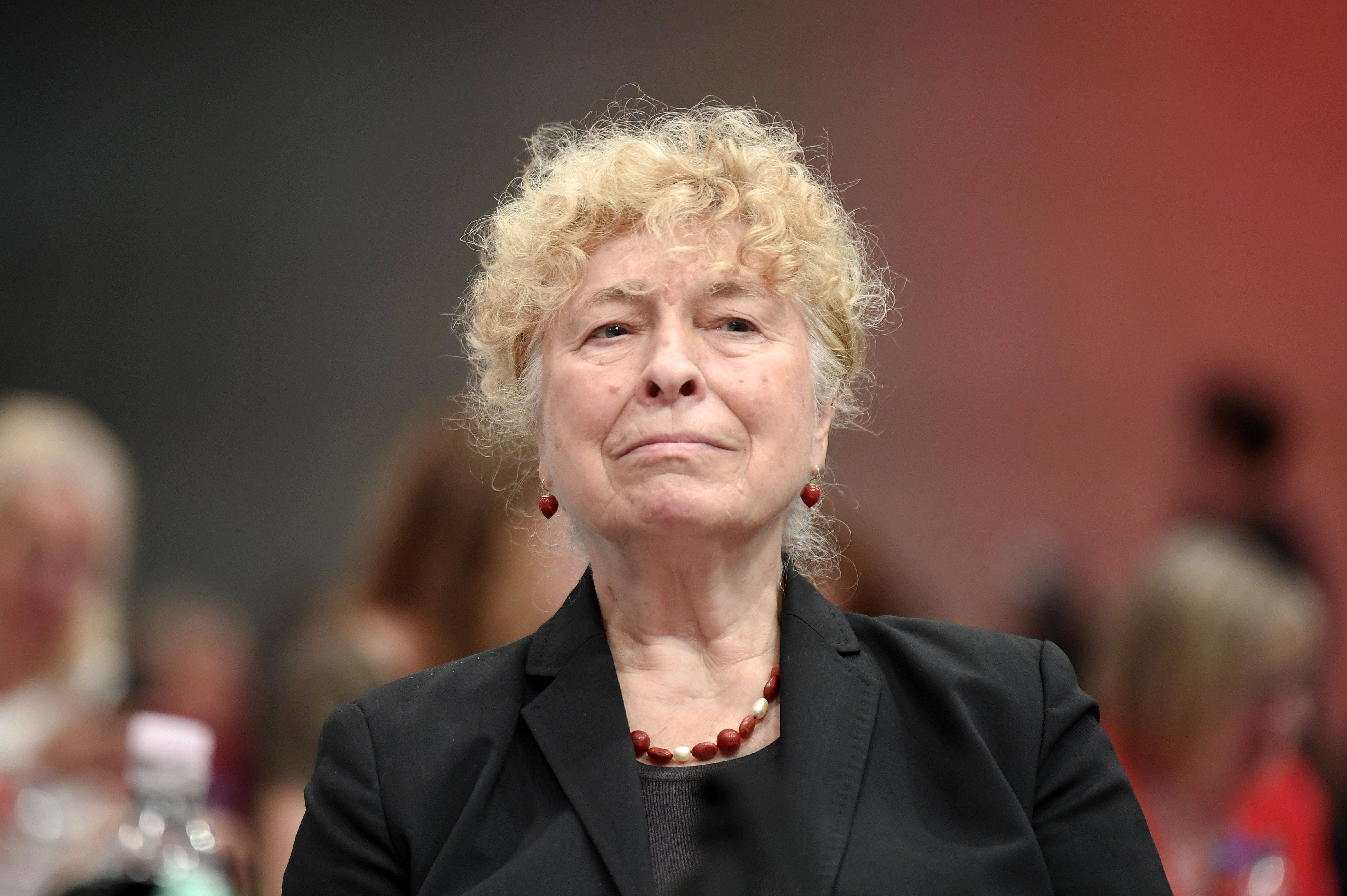 Gesine Schwan sitzend auf dem SPD-Bundesparteitag 2025