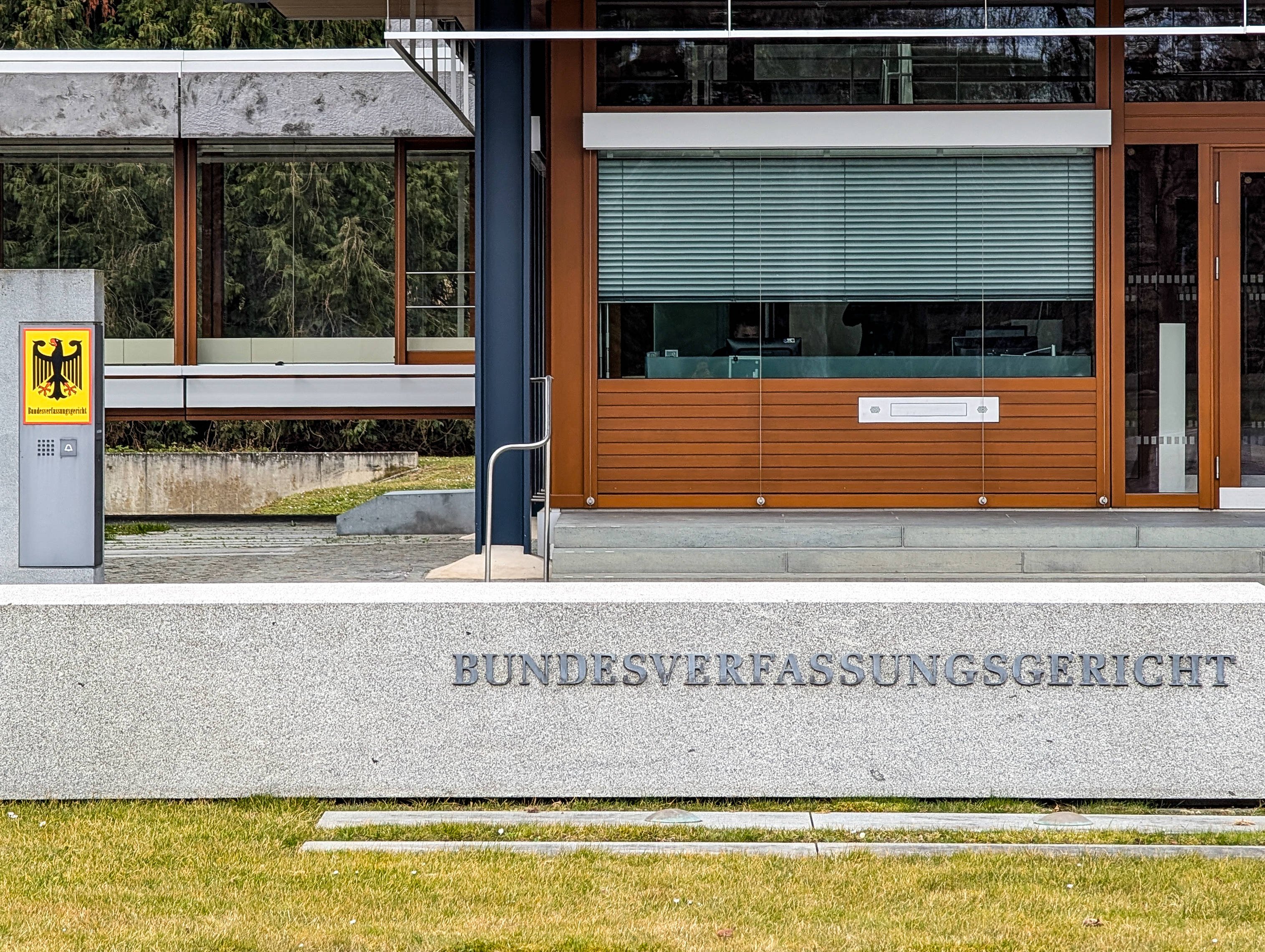 Das Bundesverfassungsgericht in Karlsruhe braucht drei neue Richter*innen.
