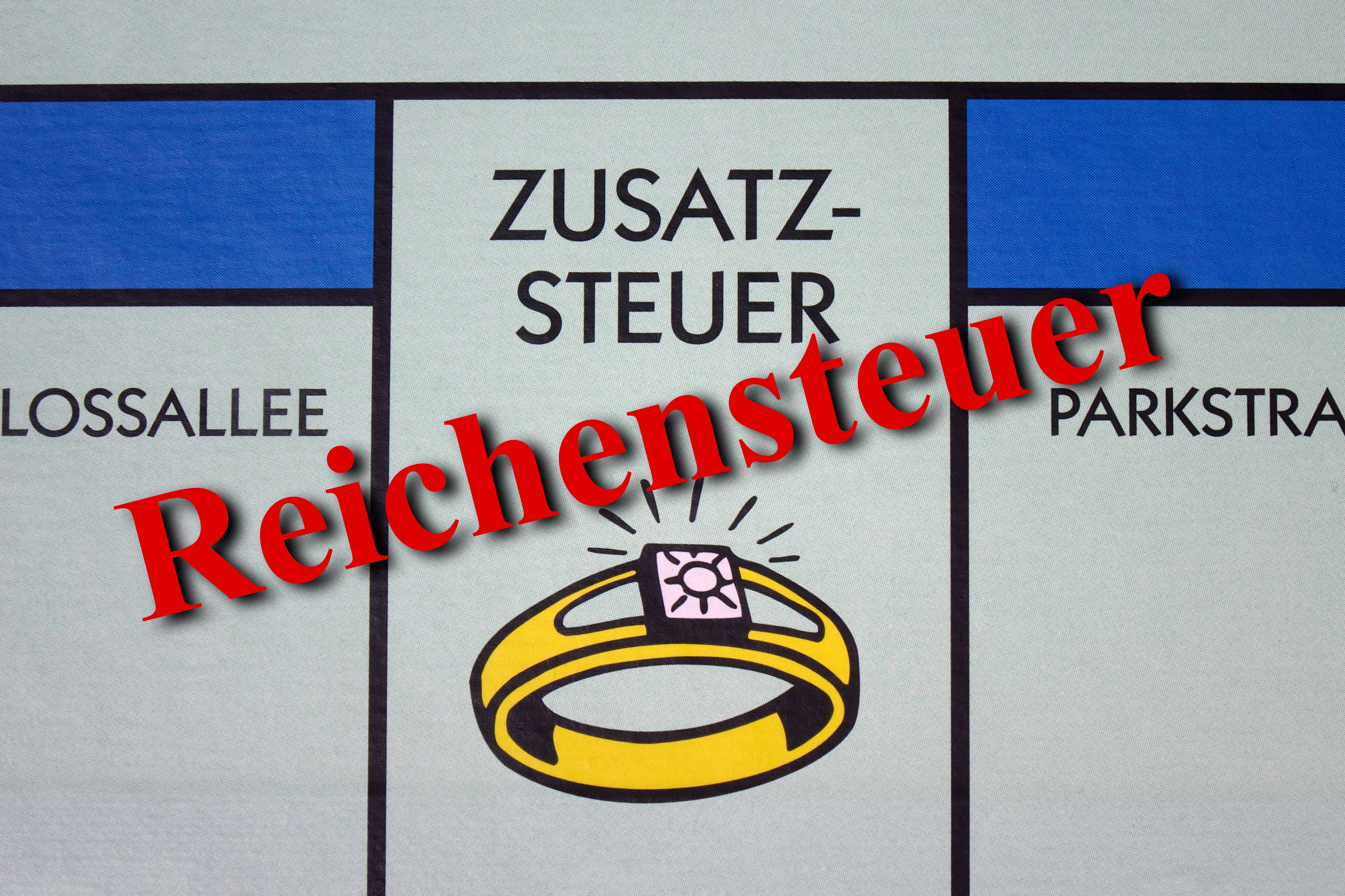 Monopolyfeld Zusatzsteuer mit Schriftzug Reichensteuer